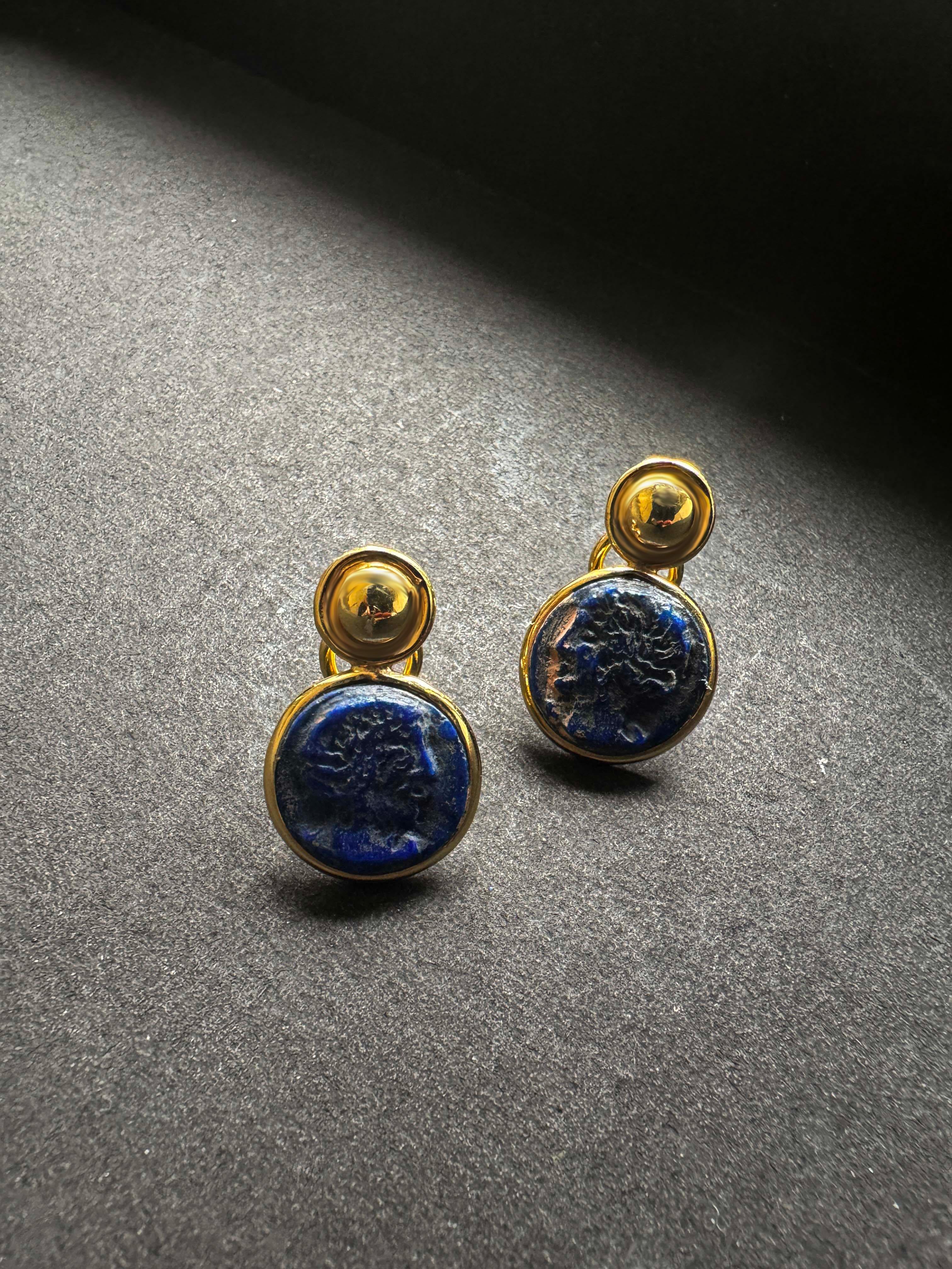 Rossella Ugolini 18k Yellow Gold Lapis Lazuli Carved Coin Cameo Clip-on Earrings For Sale 6
