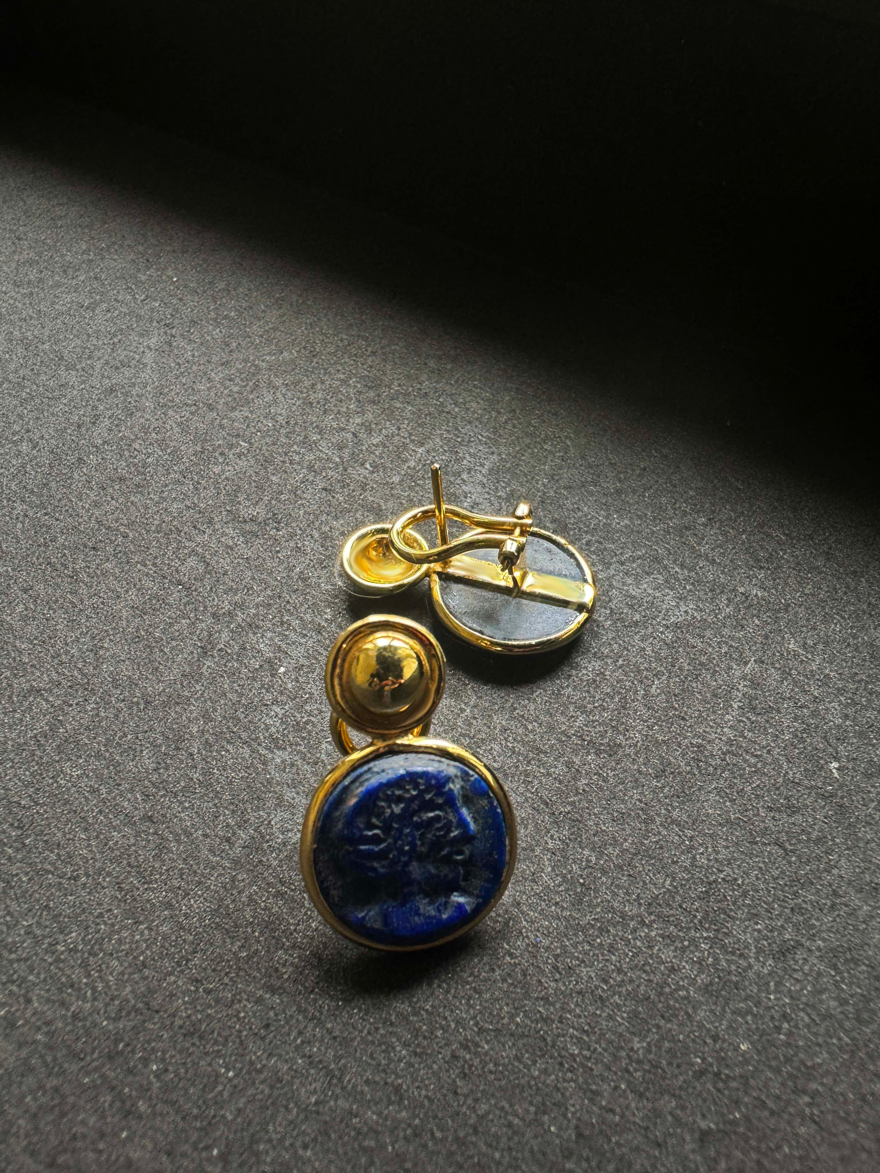 Rossella Ugolini 18k Yellow Gold Lapis Lazuli Carved Coin Cameo Clip-on Earrings For Sale 7