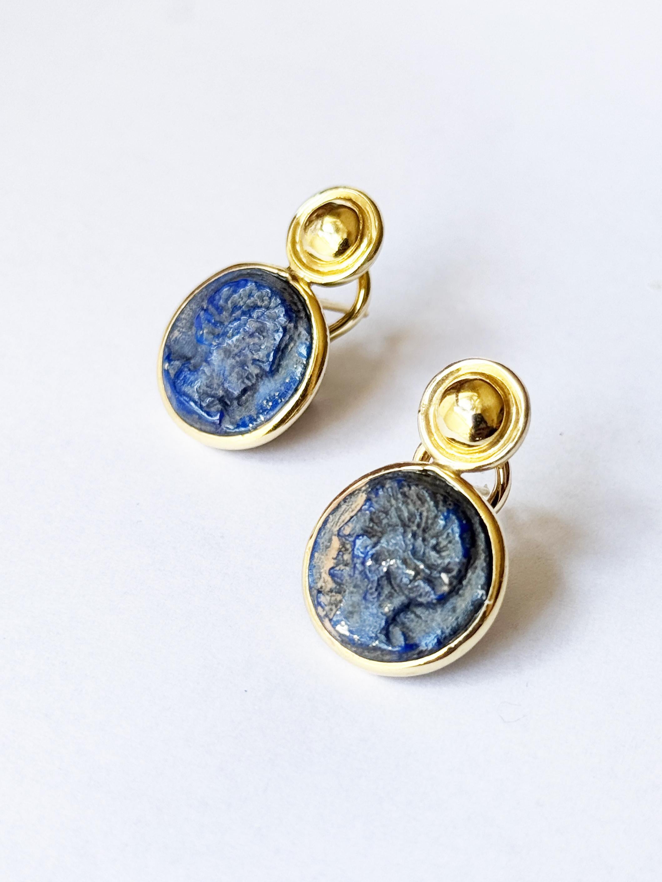 Rossella Ugolini 18k Yellow Gold Lapis Lazuli Carved Coin Cameo Clip-on Earrings For Sale 10