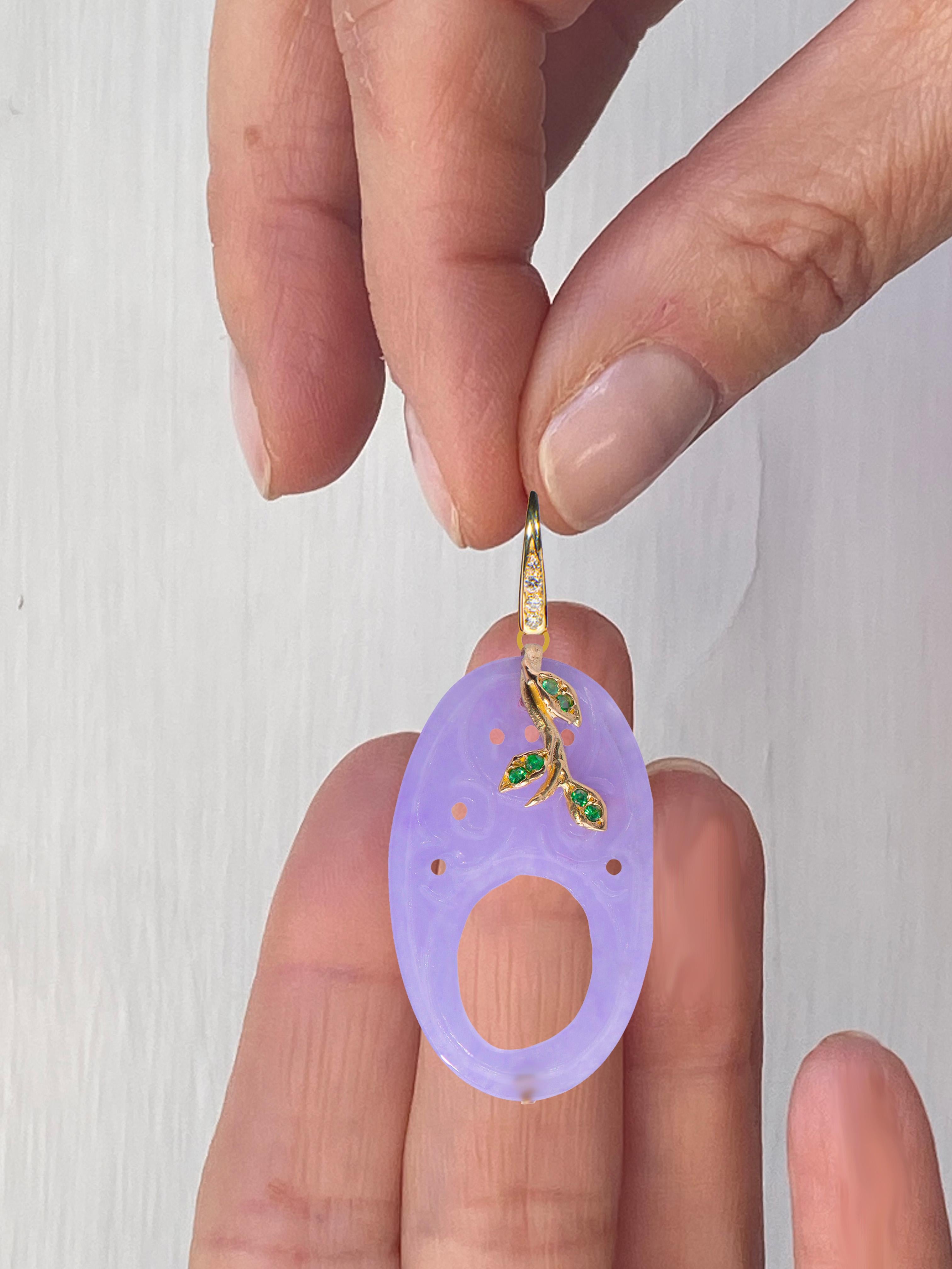 Rossella Ugolini Boucles d'oreilles pendantes en or jaune 18 carats lilas diamants blancs péridot Fabriquées en Italie.
Dimension : longueur mm 40 pendant mm 2
Ces boucles d'oreilles en or jaune 18 carats sont faites à la main pour les oreilles