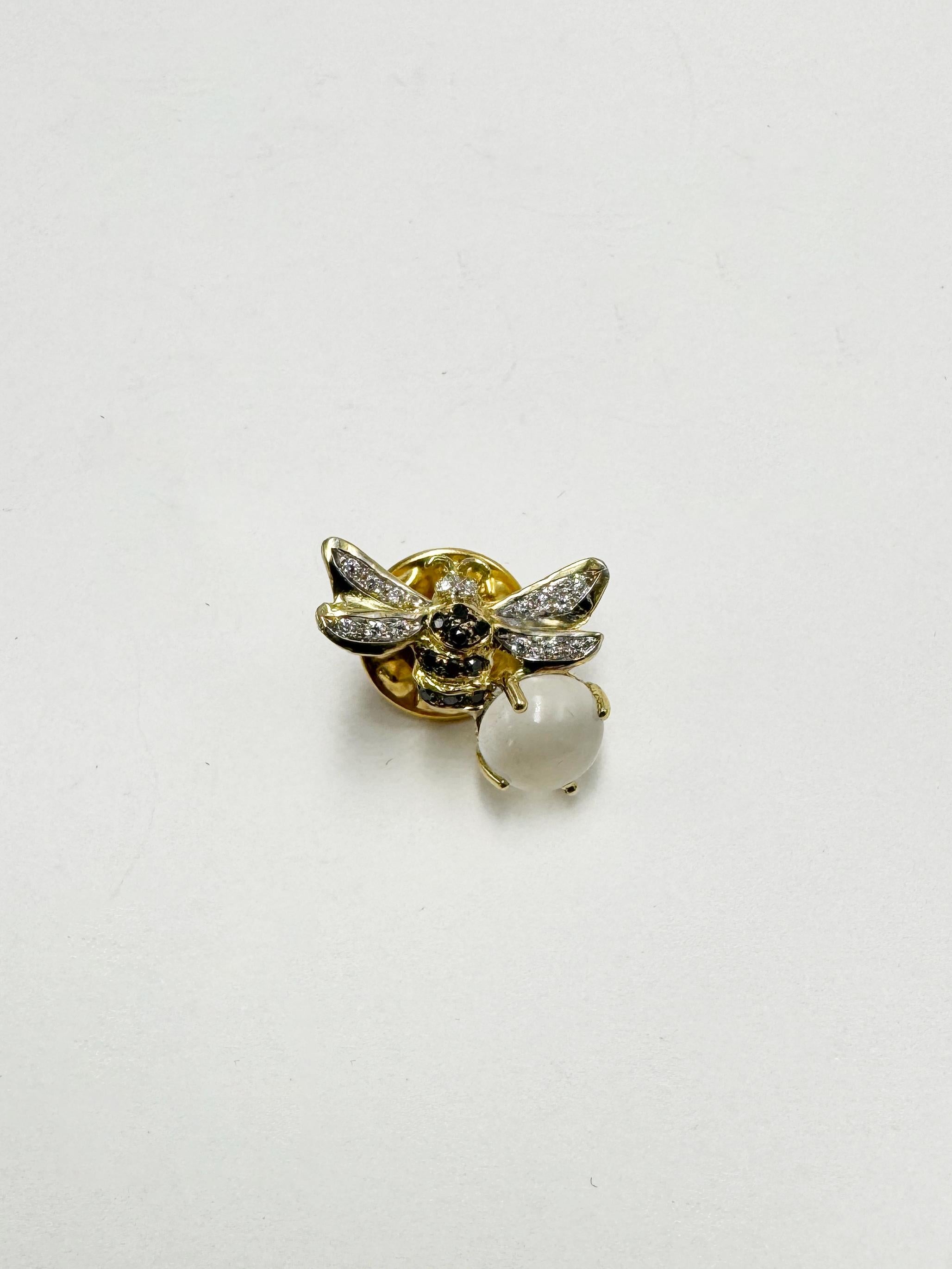 Brooch Rossella Ugolini 18K Yellow Gold Moonstone White Diamonds Pin Unisex For Sale 7