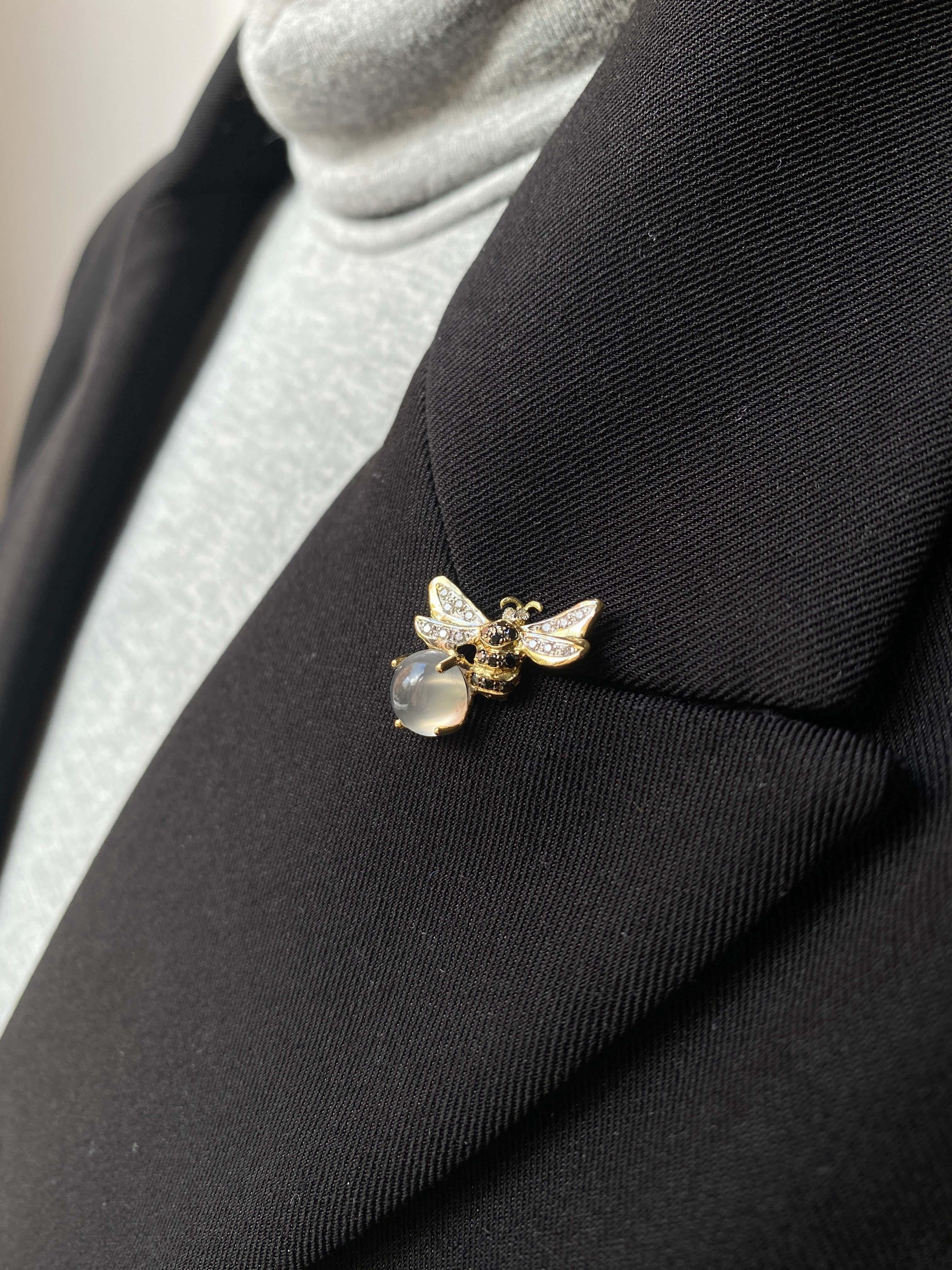 Modern Brooch Rossella Ugolini 18K Yellow Gold Moonstone White Diamonds Pin Unisex For Sale