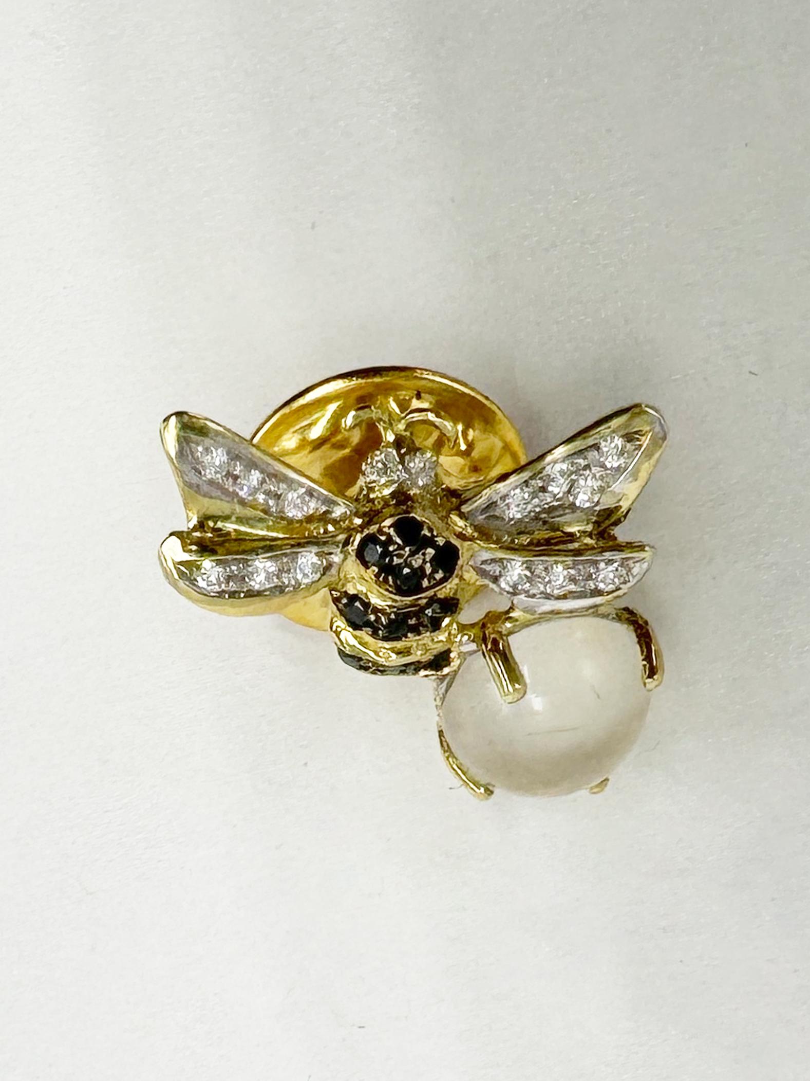 Brooch Rossella Ugolini 18K Yellow Gold Moonstone White Diamonds Pin Unisex In New Condition For Sale In Rome, IT
