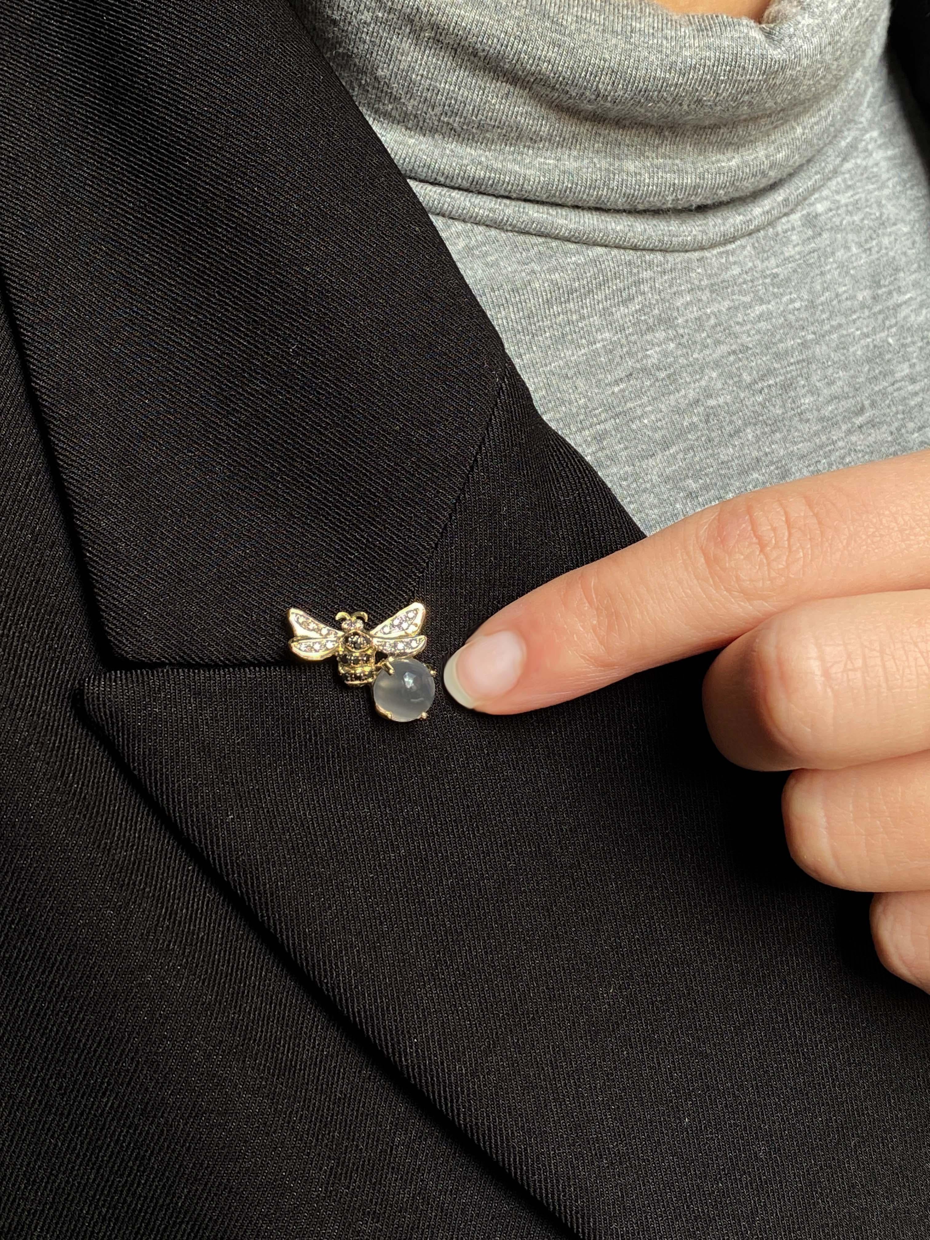 Brooch Rossella Ugolini 18K Yellow Gold Moonstone White Diamonds Pin Unisex For Sale 3