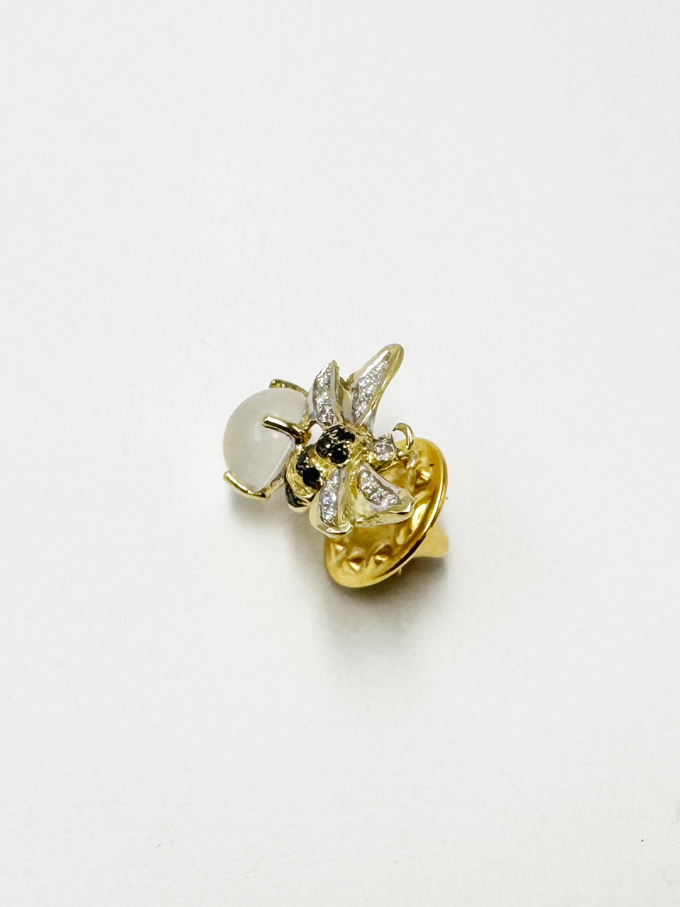 Brooch Rossella Ugolini 18K Yellow Gold Moonstone White Diamonds Pin Unisex For Sale 4