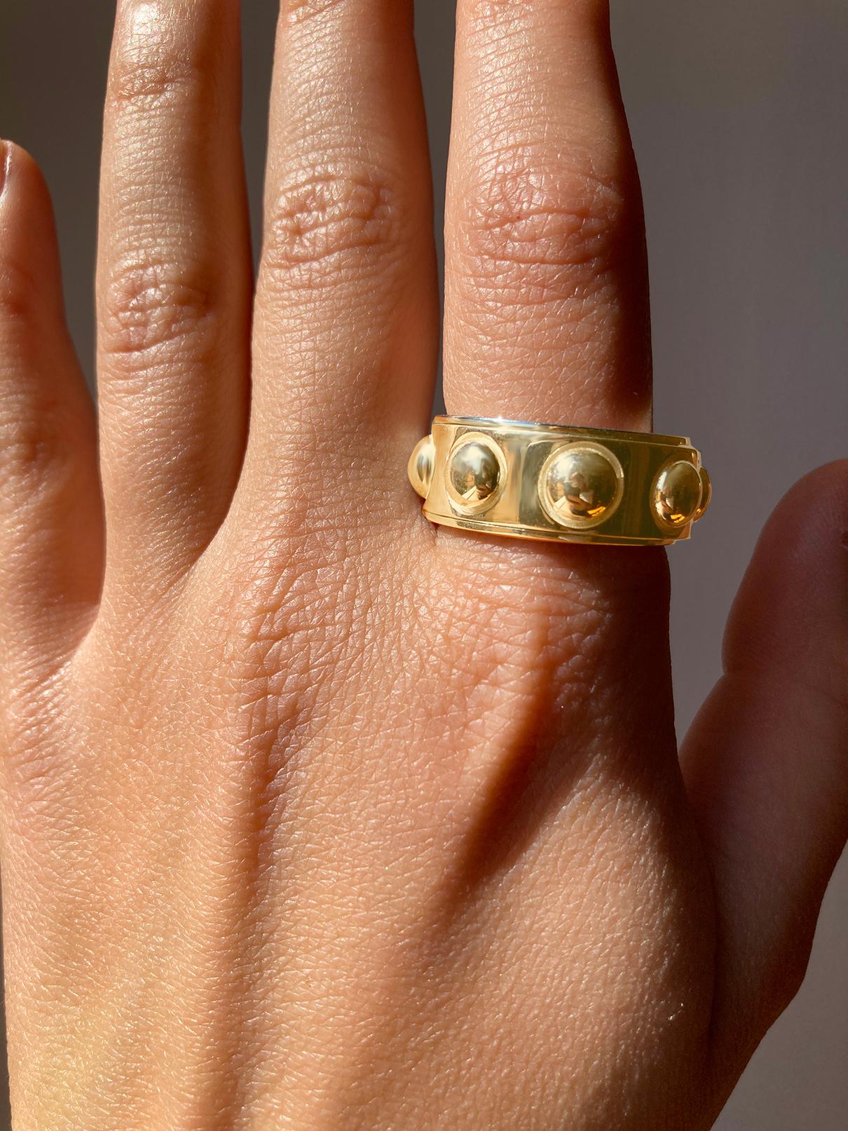 Rossella Ugolini 18K Yellow Gold No Stress Rotated Man Band Ring In New Condition For Sale In Rome, IT
