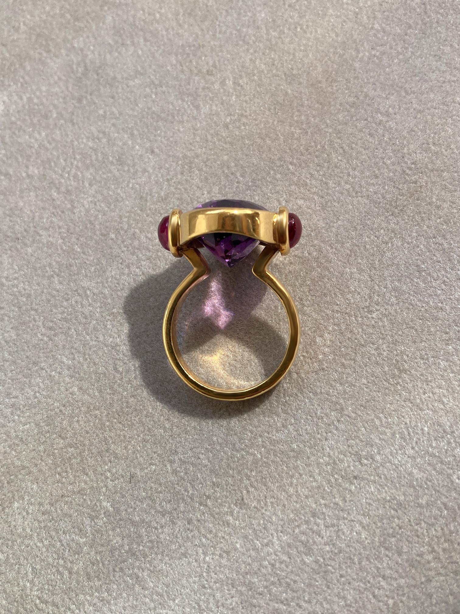 Rossella Ugolini 18k Gelbgold Oval Amethyst 1 Karat Rubine Cocktail-Ring im Angebot 4