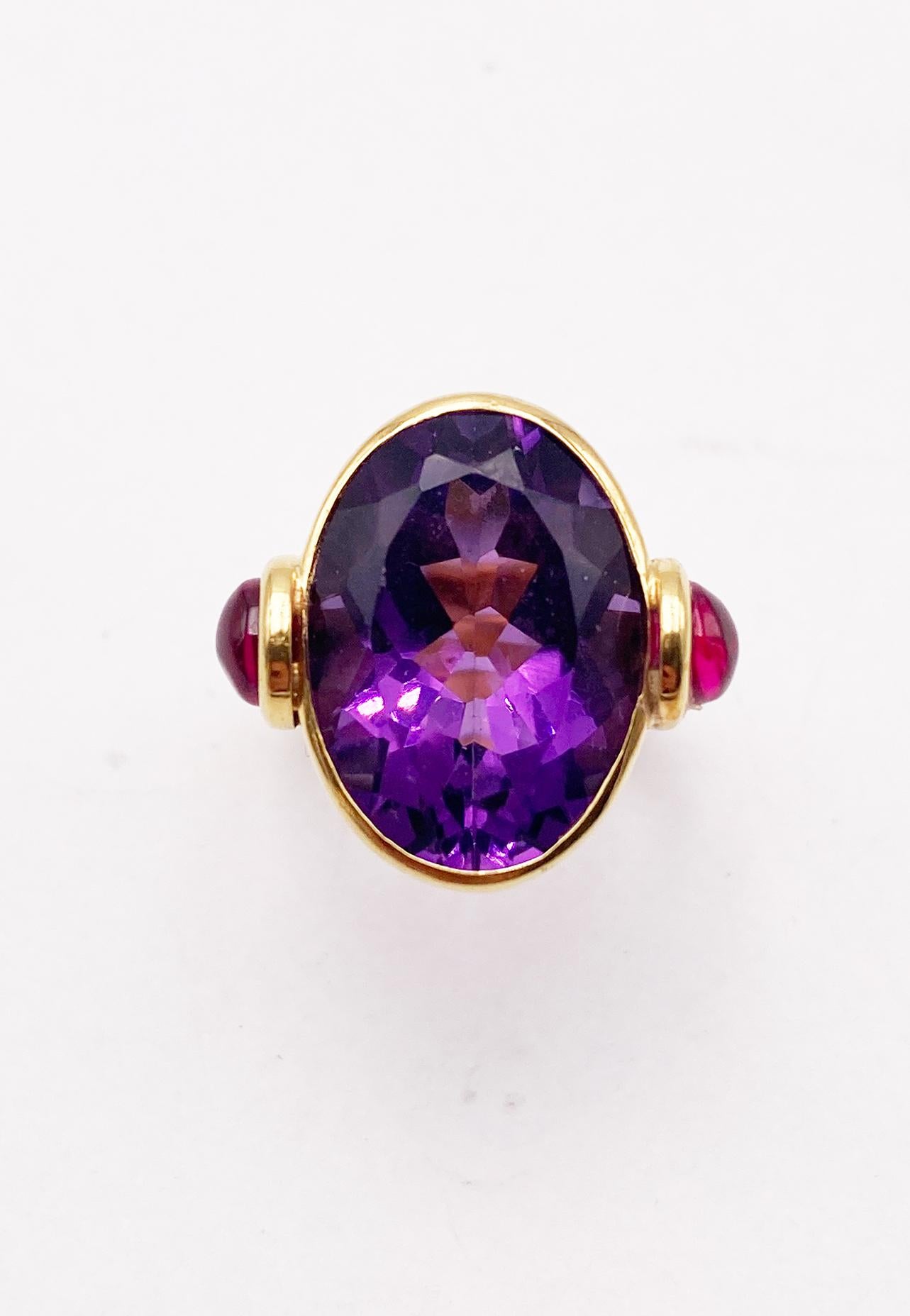 Rossella Ugolini 18k Gelbgold Oval Amethyst 1 Karat Rubine Cocktail-Ring im Angebot 3