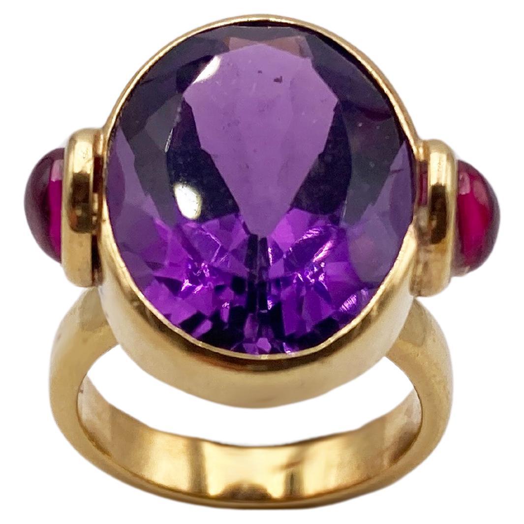 Rossella Ugolini 18k Gelbgold Oval Amethyst 1 Karat Rubine Cocktail-Ring im Angebot