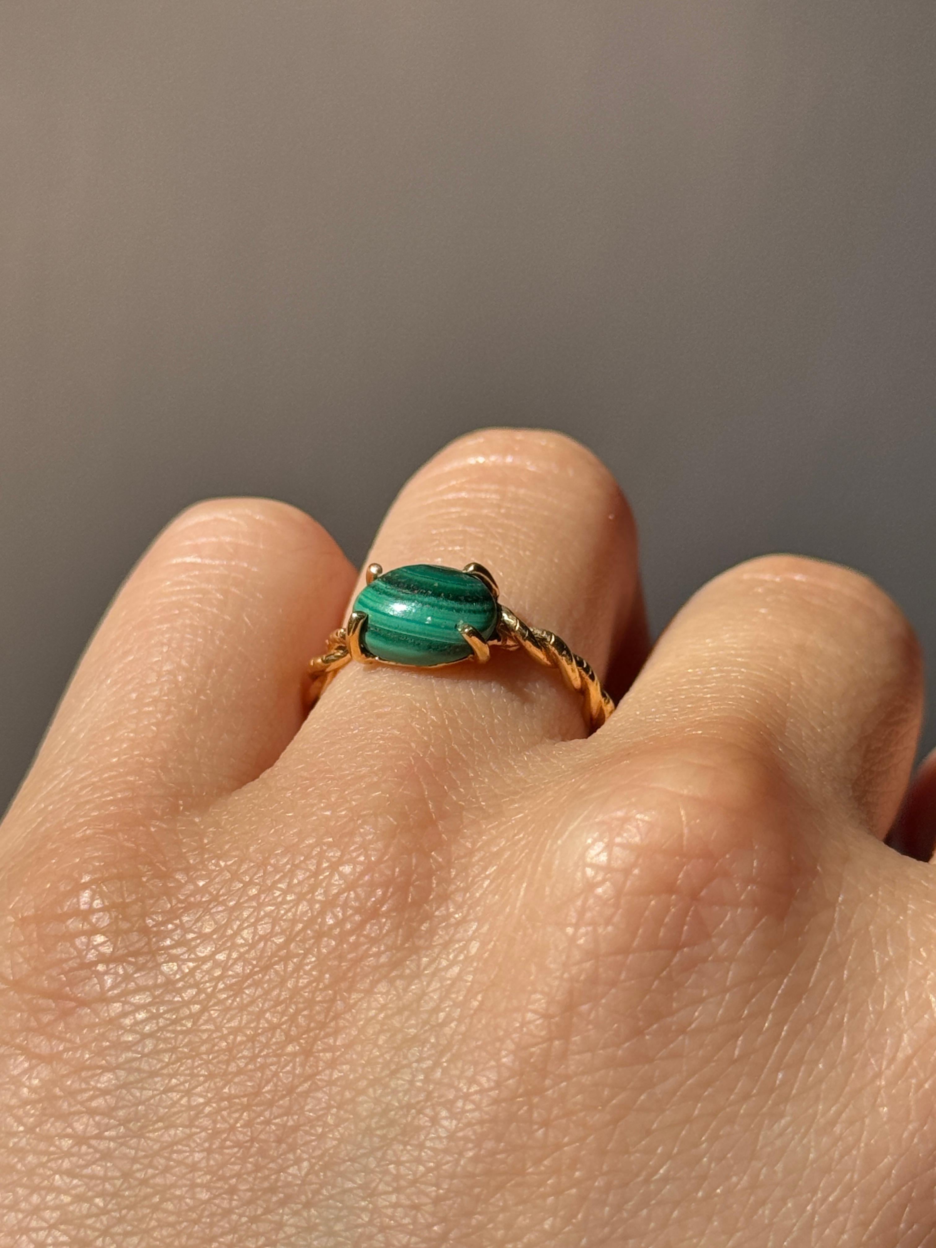 Rossella Ugolini Bague en or jaune 18 ct. avec câble et malachite ovale en vente 6