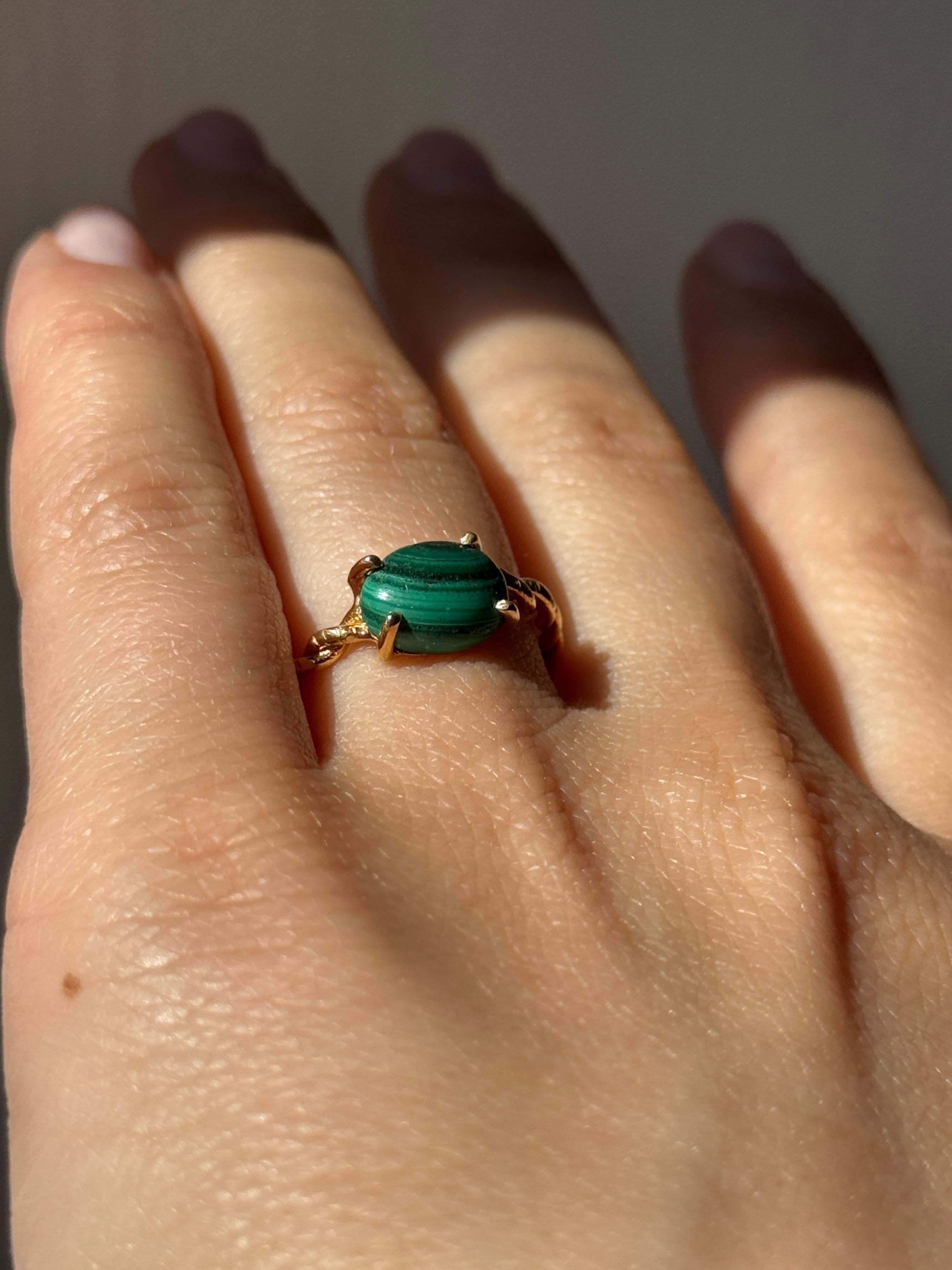 Rossella Ugolini Bague en or jaune 18 ct. avec câble et malachite ovale en vente 3
