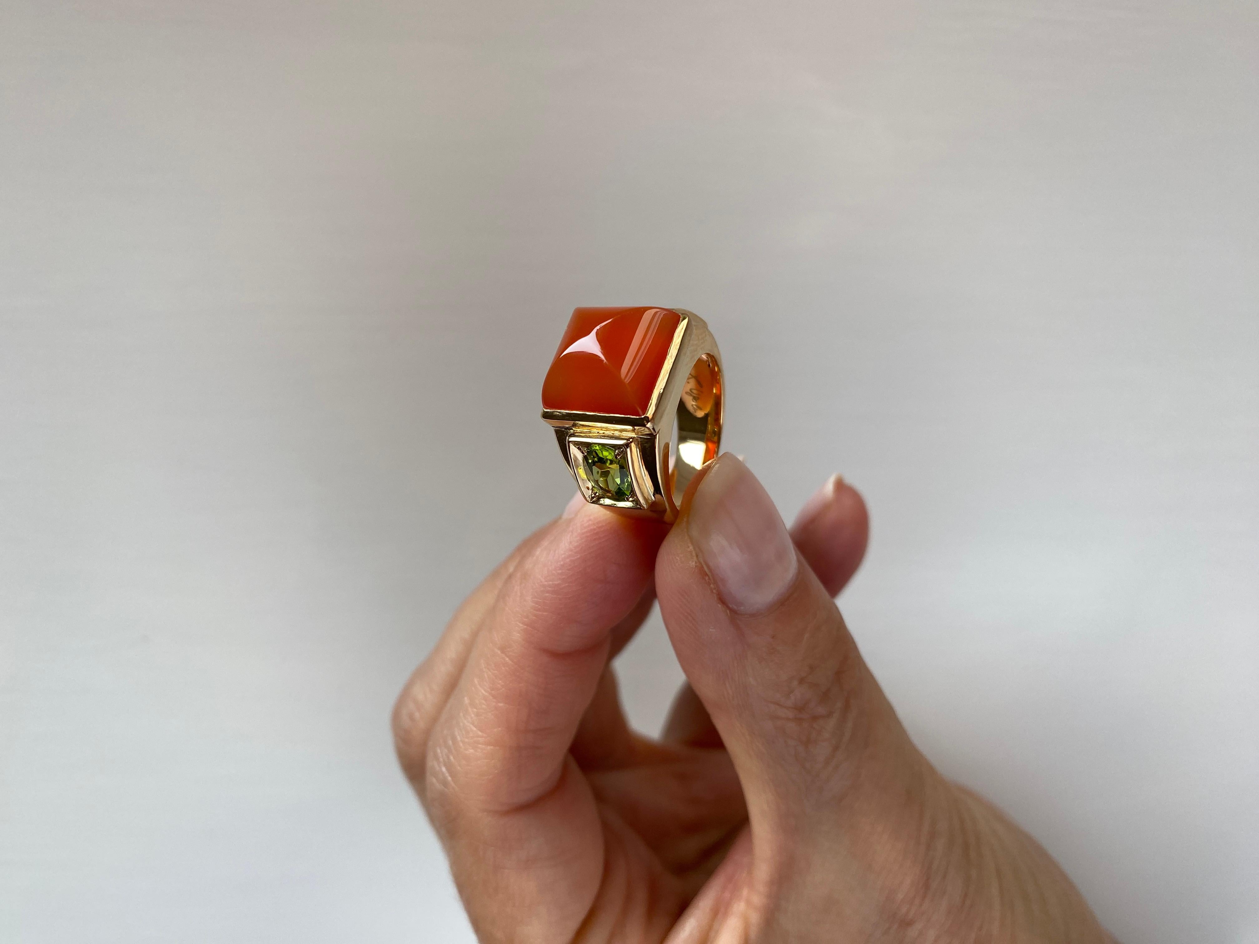 Anello Rossella Ugolini in oro giallo 18k con peridoto e corniola in stile Art Déco in vendita 7