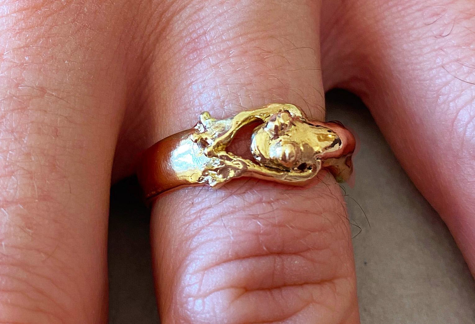 Anneau de mariage grenouille personnalisé en or jaune 18 carats Taille 10 Pour hommes en vente