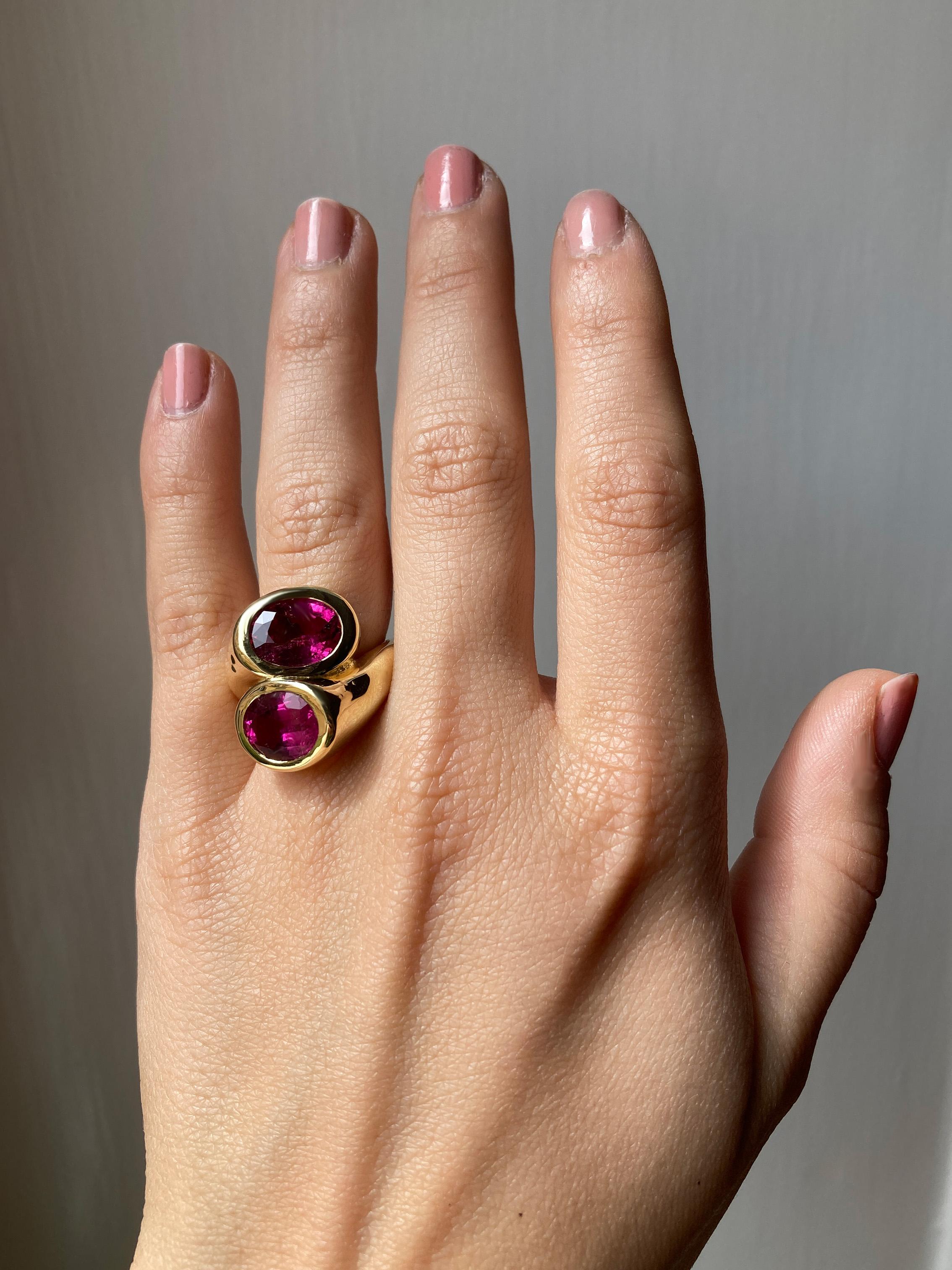 Cocktail ring designed by Rossella Ugolini, sophisticated and rare geometric domed ring, handcrafted in Italy. The ring is very streamlined and smooth and has been crafted as a crossover, in solid 18K yellow gold with a polished finish. It is