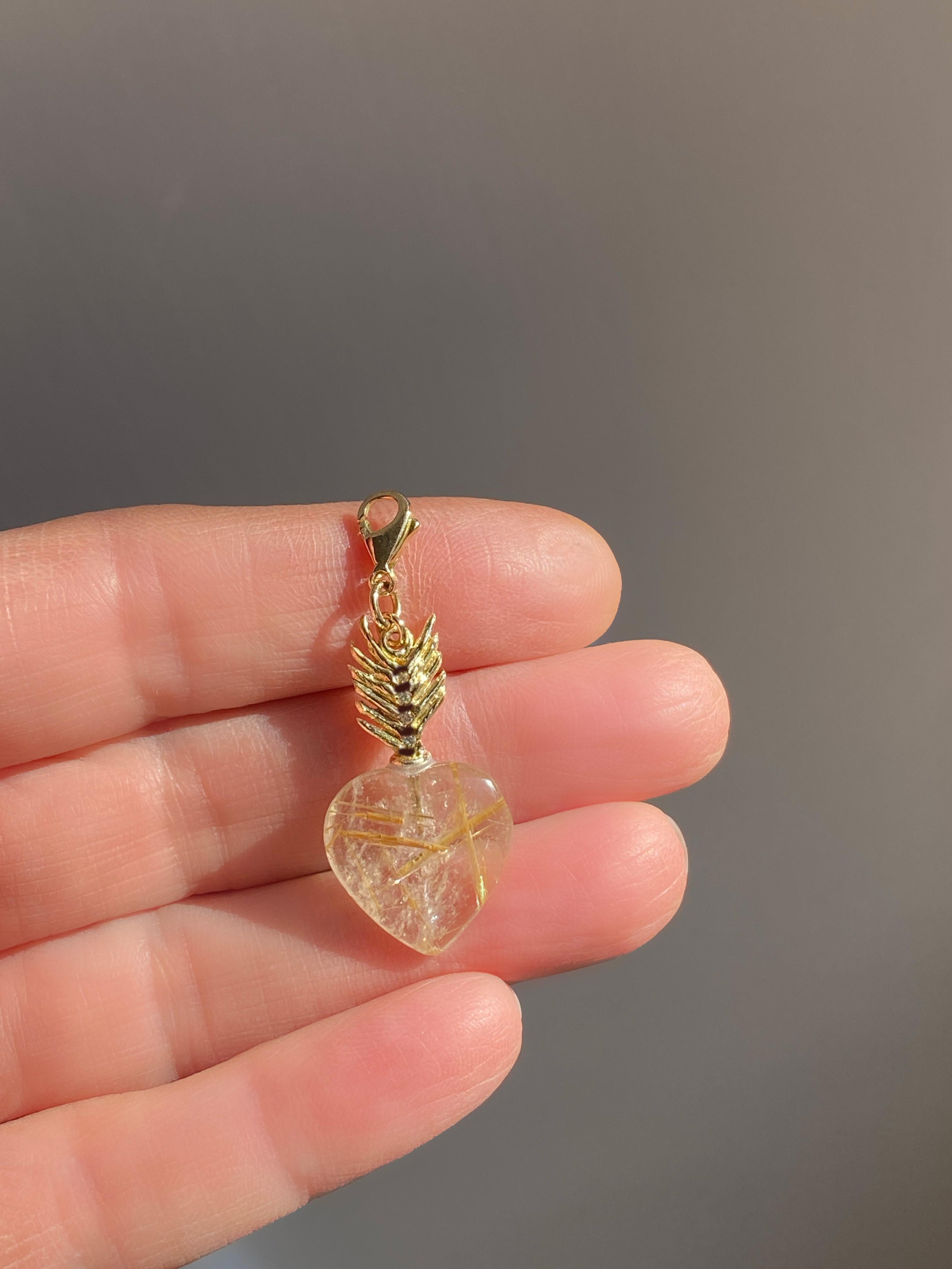 Taille cœur Rossella Ugolini, breloque en or jaune 18 carats, quartz rutile et diamants blancs en vente