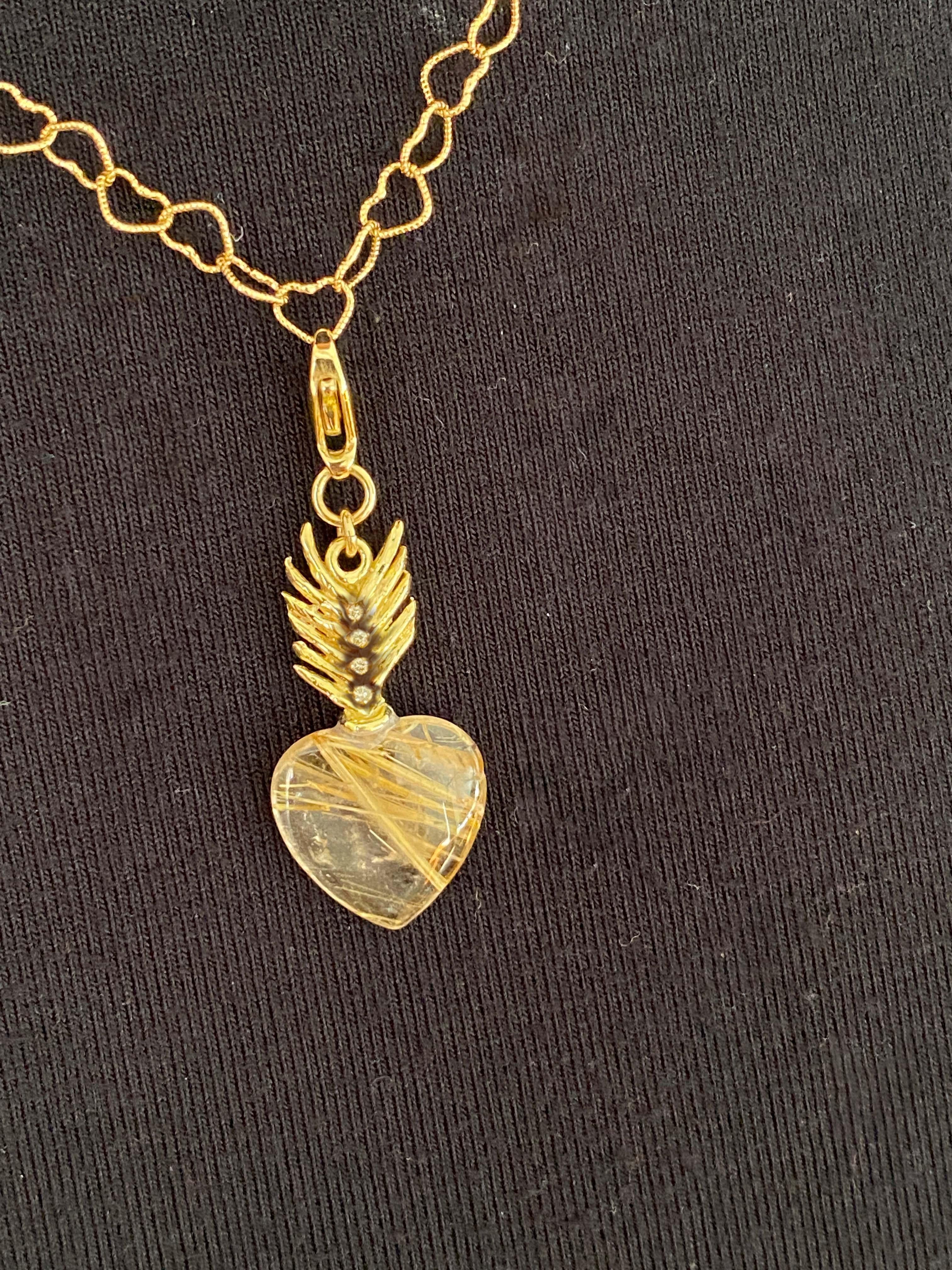 Rossella Ugolini, or jaune 18 carats  Breloque cœur en quartz rutile et diamants blancs en vente 1