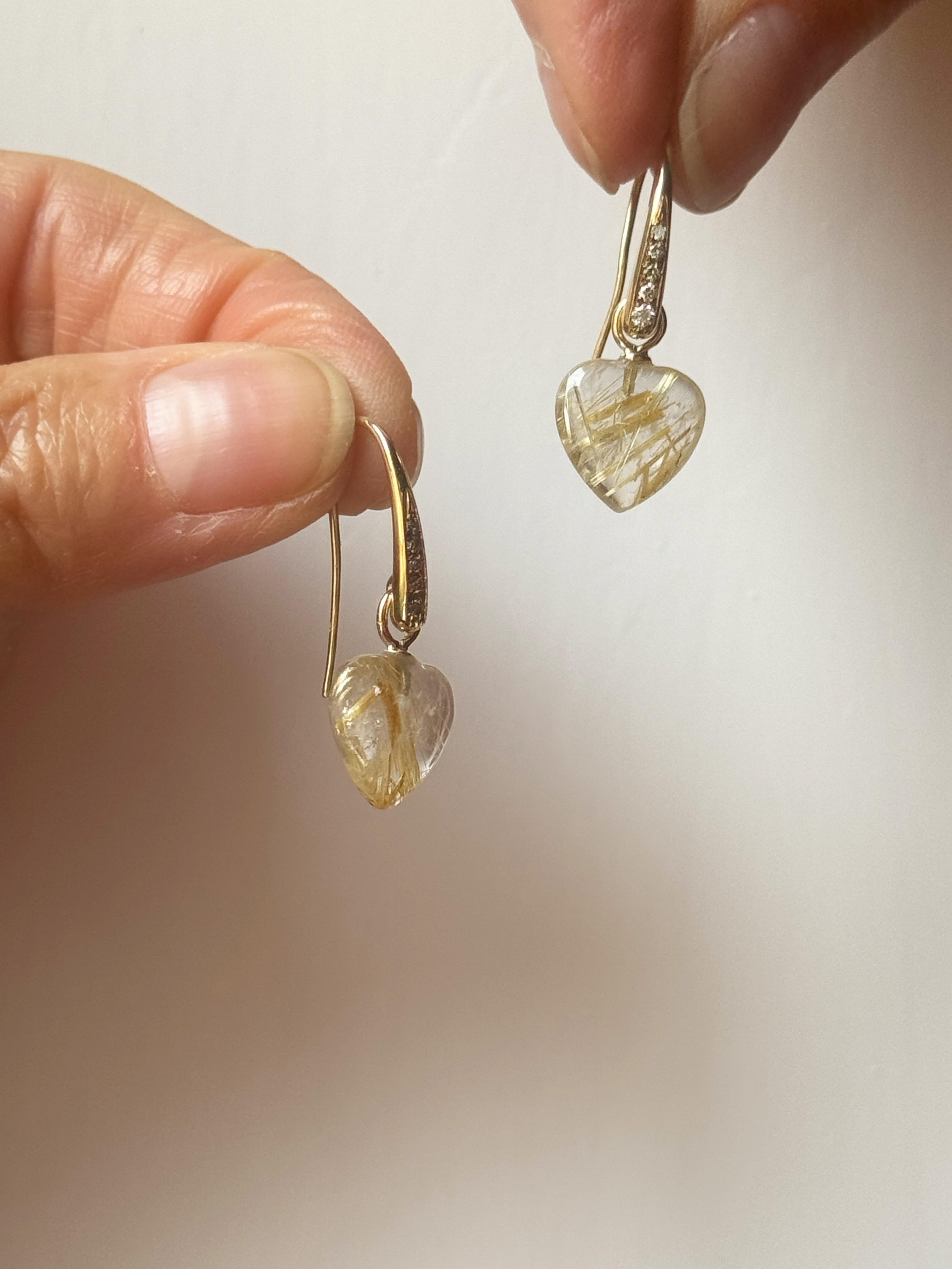 Rossella Ugolini, or jaune 18 carats  Boucles d'oreilles cœur en quartz rutile et diamants blancs en vente 4