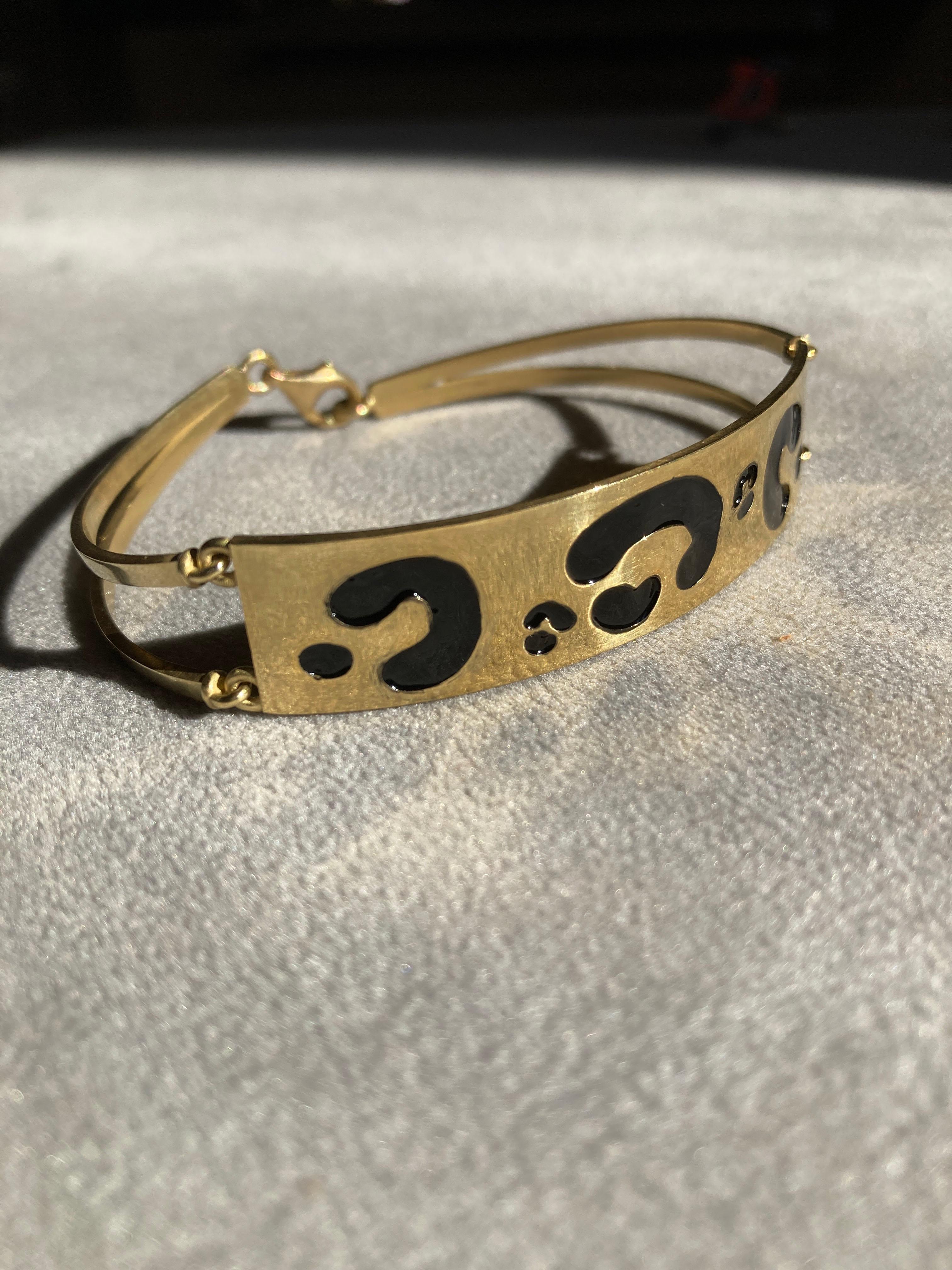 Rossella Ugolini 18K Yellow Gold Spotted Black Enamel Cuff Unisex Bracelets For Sale 9