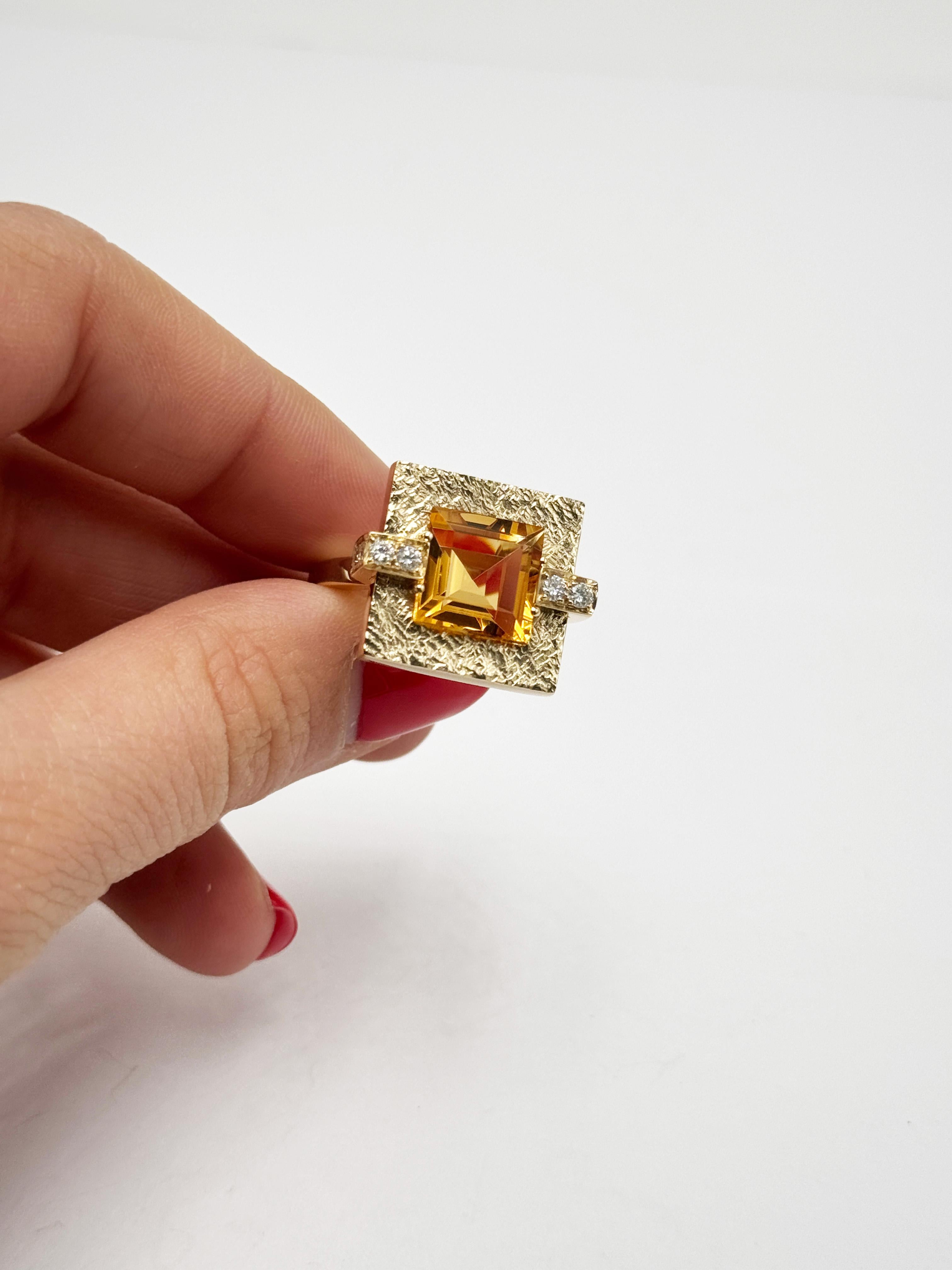 Rossella Ugolini, bague cocktail en or jaune 18 carats, citrine carrée et diamants blancs en vente 5