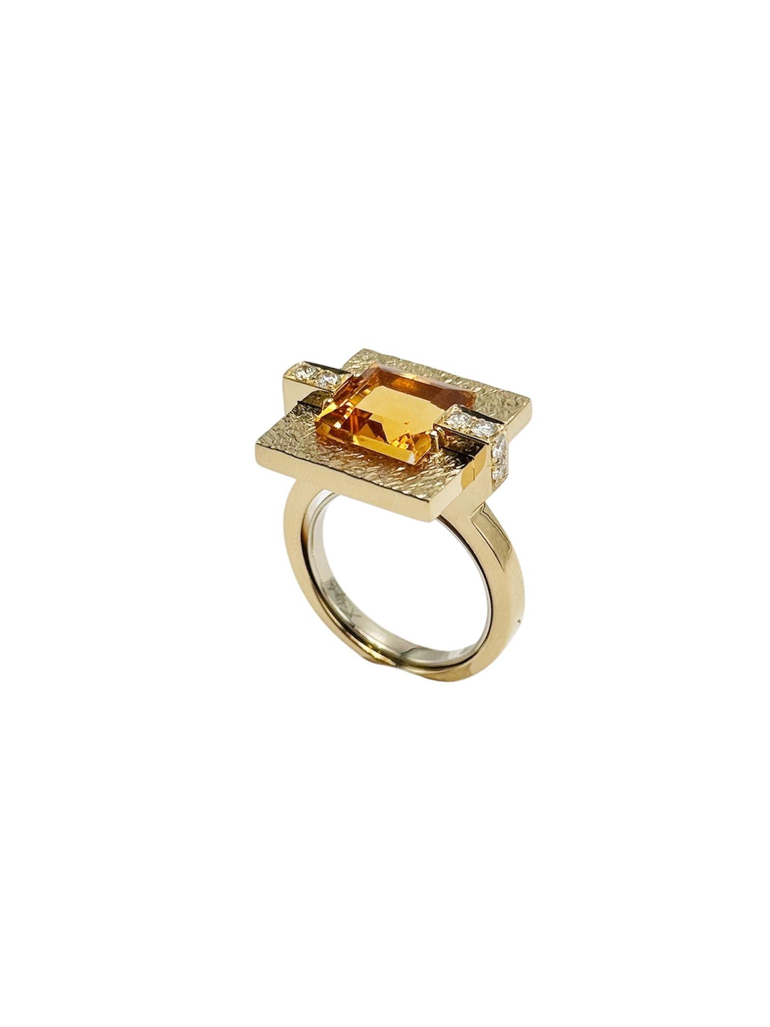 Taille brillant Rossella Ugolini, bague cocktail en or jaune 18 carats, citrine carrée et diamants blancs en vente