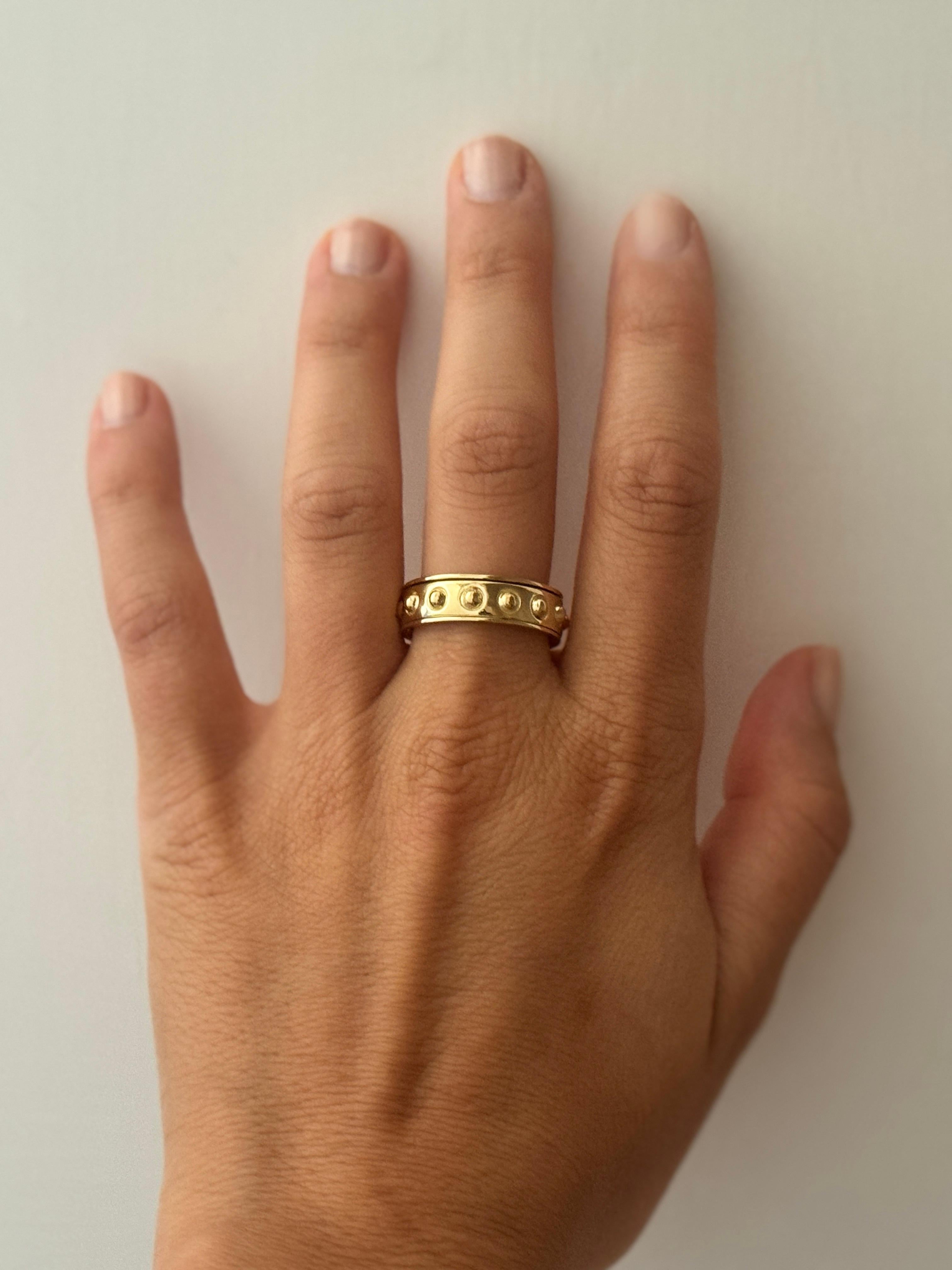 Rossella Ugolini 18k Gelbgold zwei rotierenden Bands Mann kein Stress Ring im Angebot 9