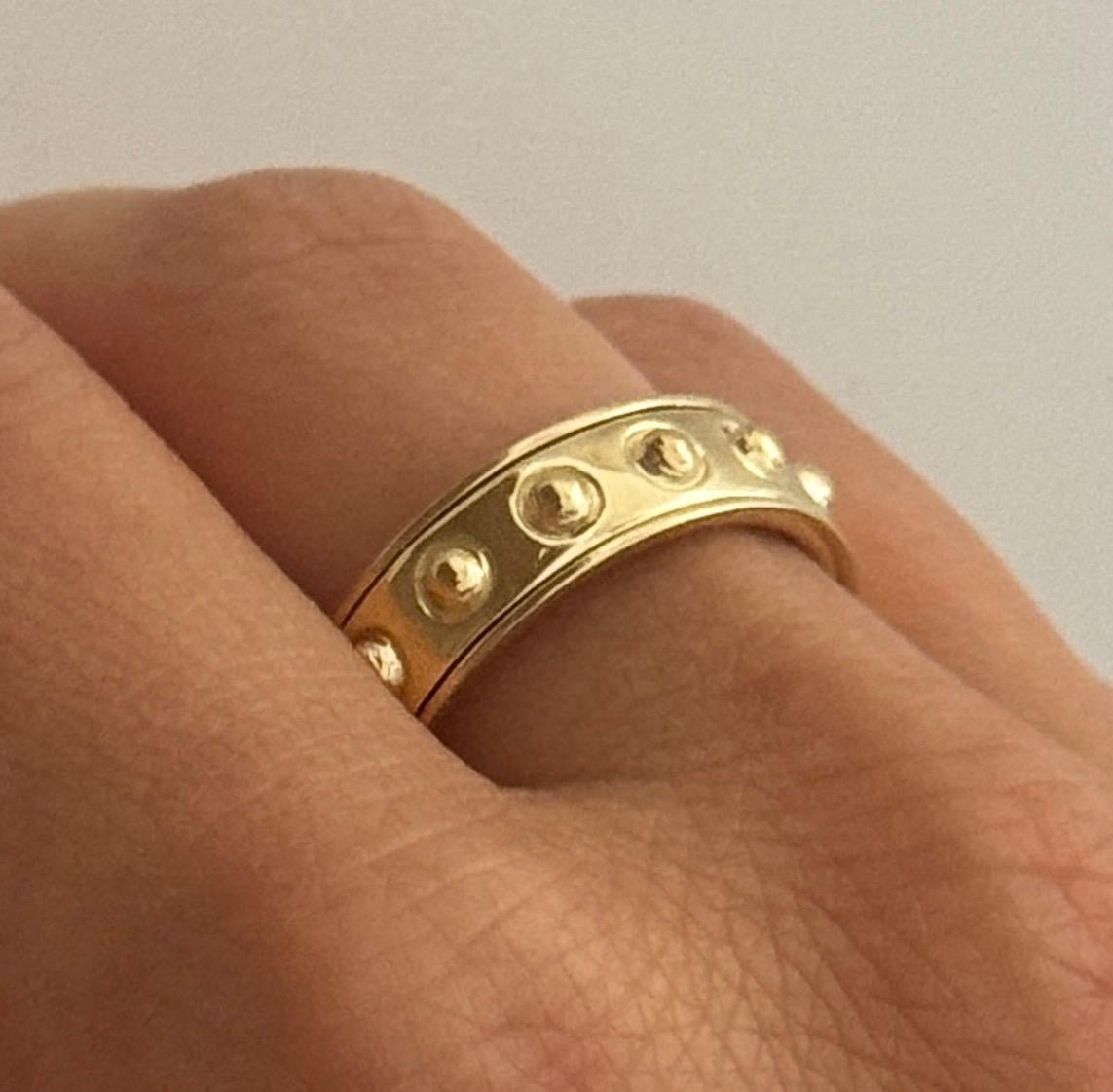 Rossella Ugolini 18k Gelbgold zwei rotierenden Bands Mann kein Stress Ring (Zeitgenössisch) im Angebot