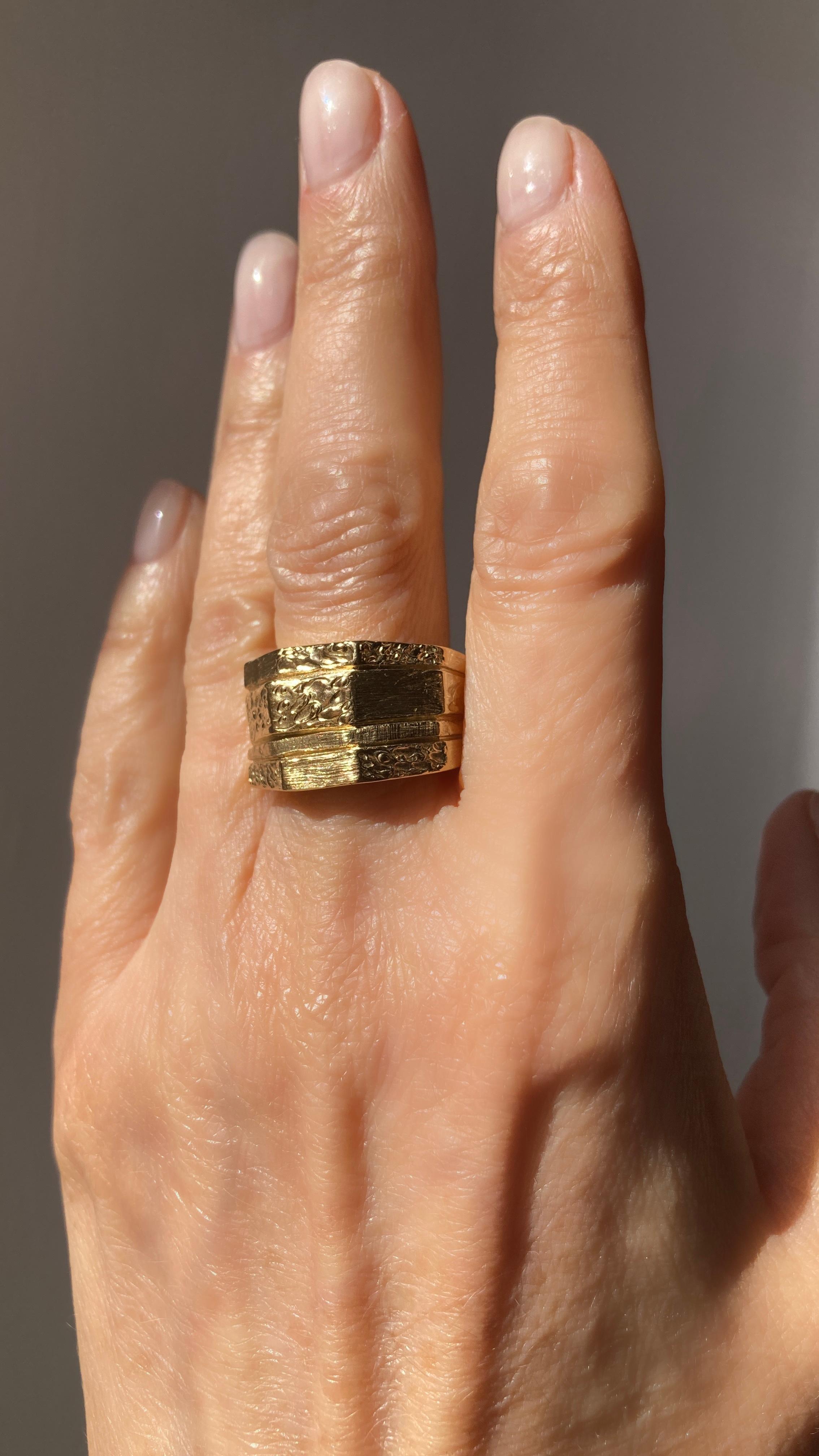 Rossella Ugolini's men's band ring, crafted in 18k yellow gold, is a striking piece from the Castle of Italy Collection. 
Weight: 18 gr
Height : o,31 inches (1.4 cm) 
This design draws inspiration from the robust stone structures of ancient