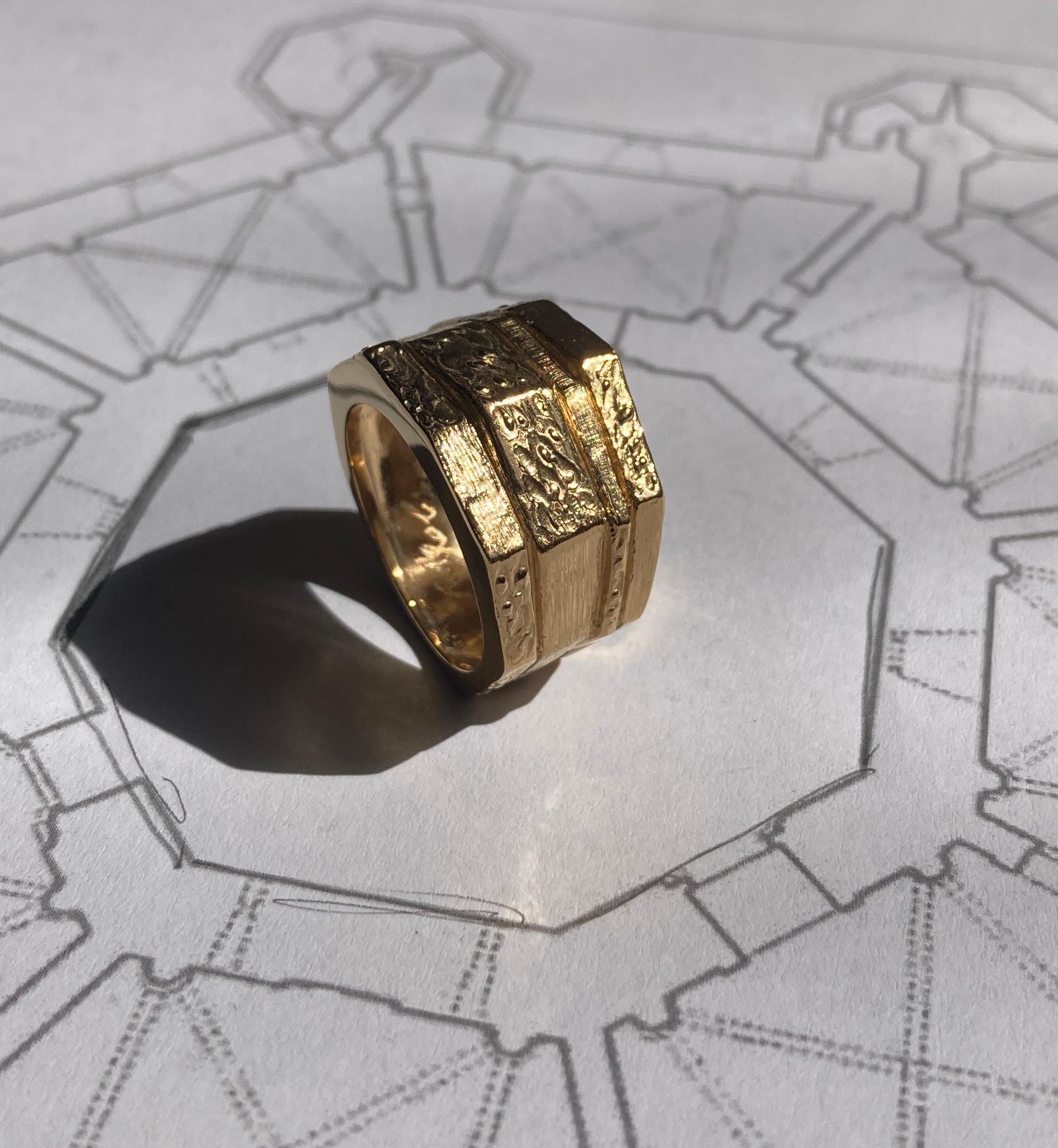 Rossella Ugolini 18K Yellow Gold Unique Handcrafted Man Band Ring In New Condition For Sale In Rome, IT