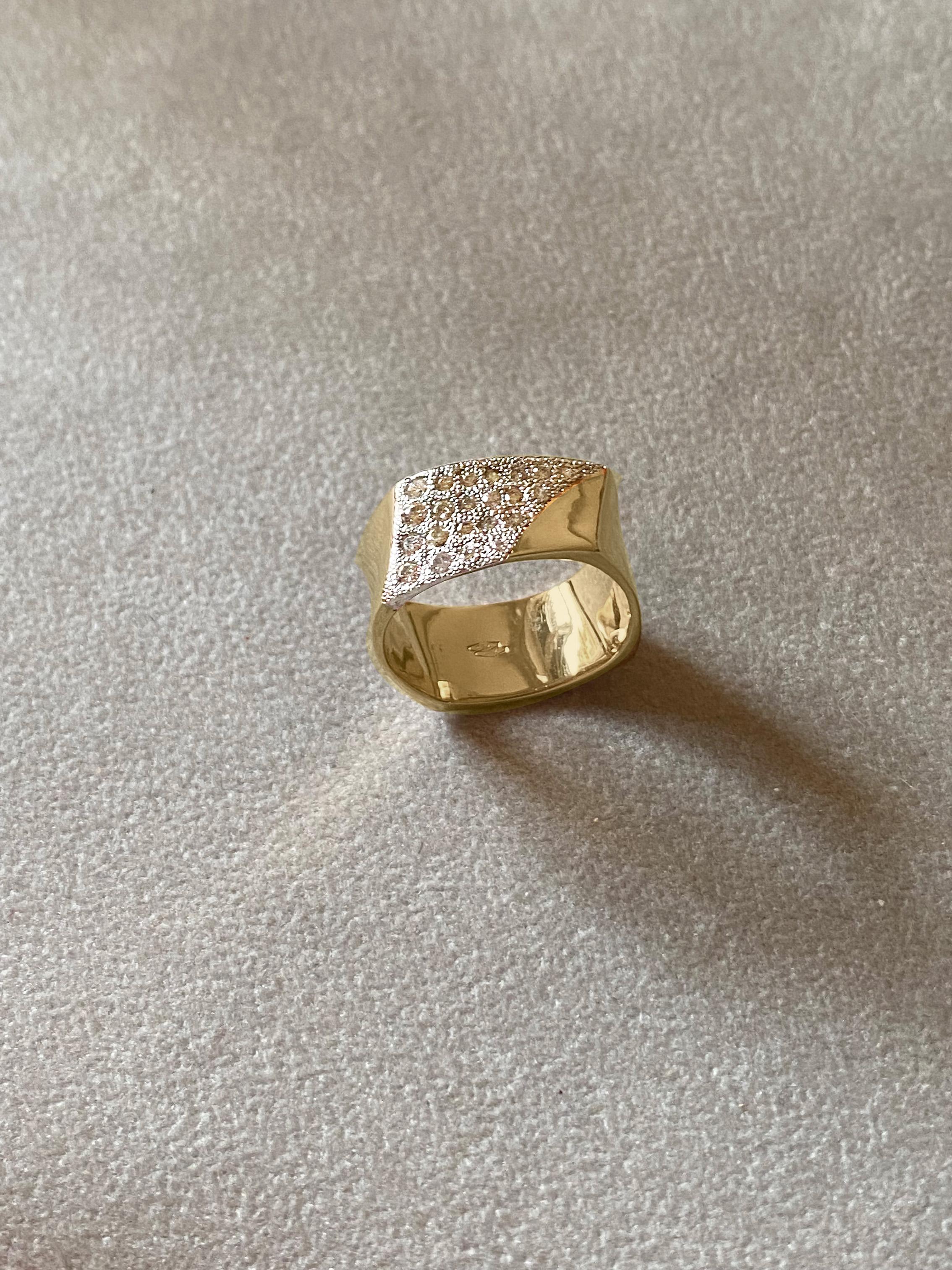 Rossella Ugolini 18K Yellow Gold White Diamond Cigar Band Unisex Engagement Ring In New Condition For Sale In Rome, IT