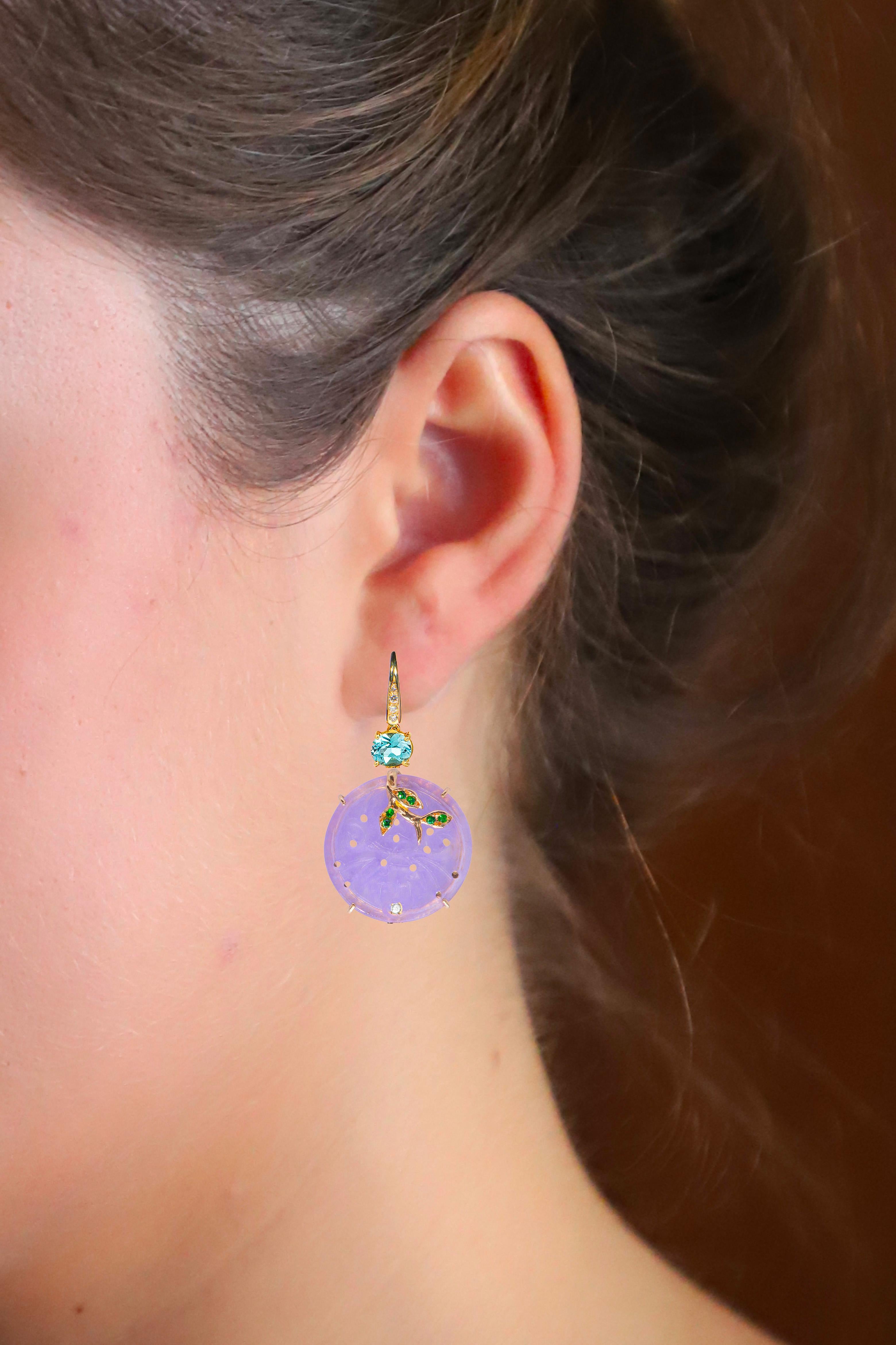 Pièce de monnaie Rossella Ugolini en or jaune 18 carats diamants blancs aigue-marine lilas  Boucles d'oreilles en vente 1