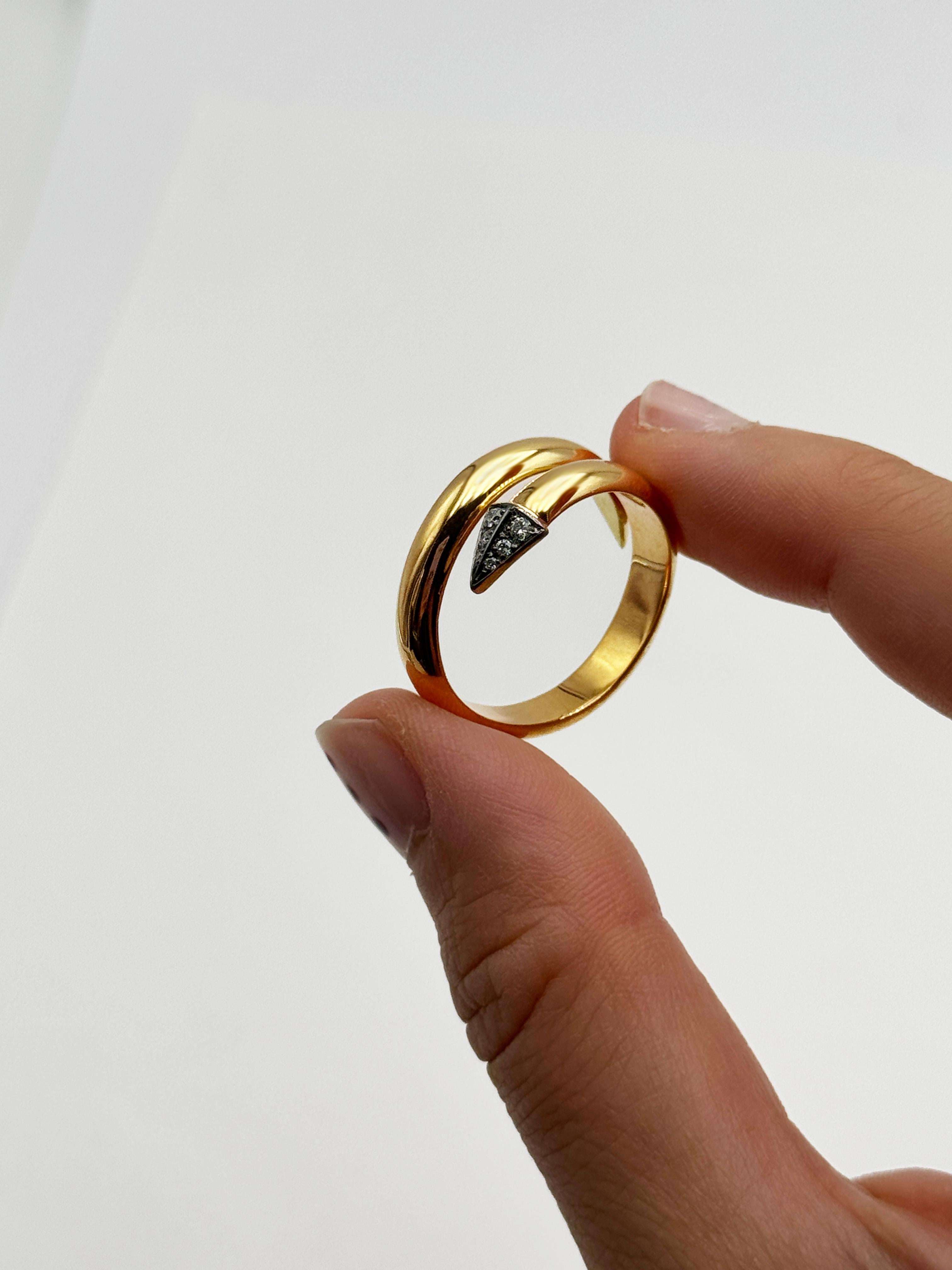 Rossella Ugolini Anello a Fascia Uomo in Oro Giallo 18k con Diamanti Bianchi Misura 10 Lucido in vendita 5