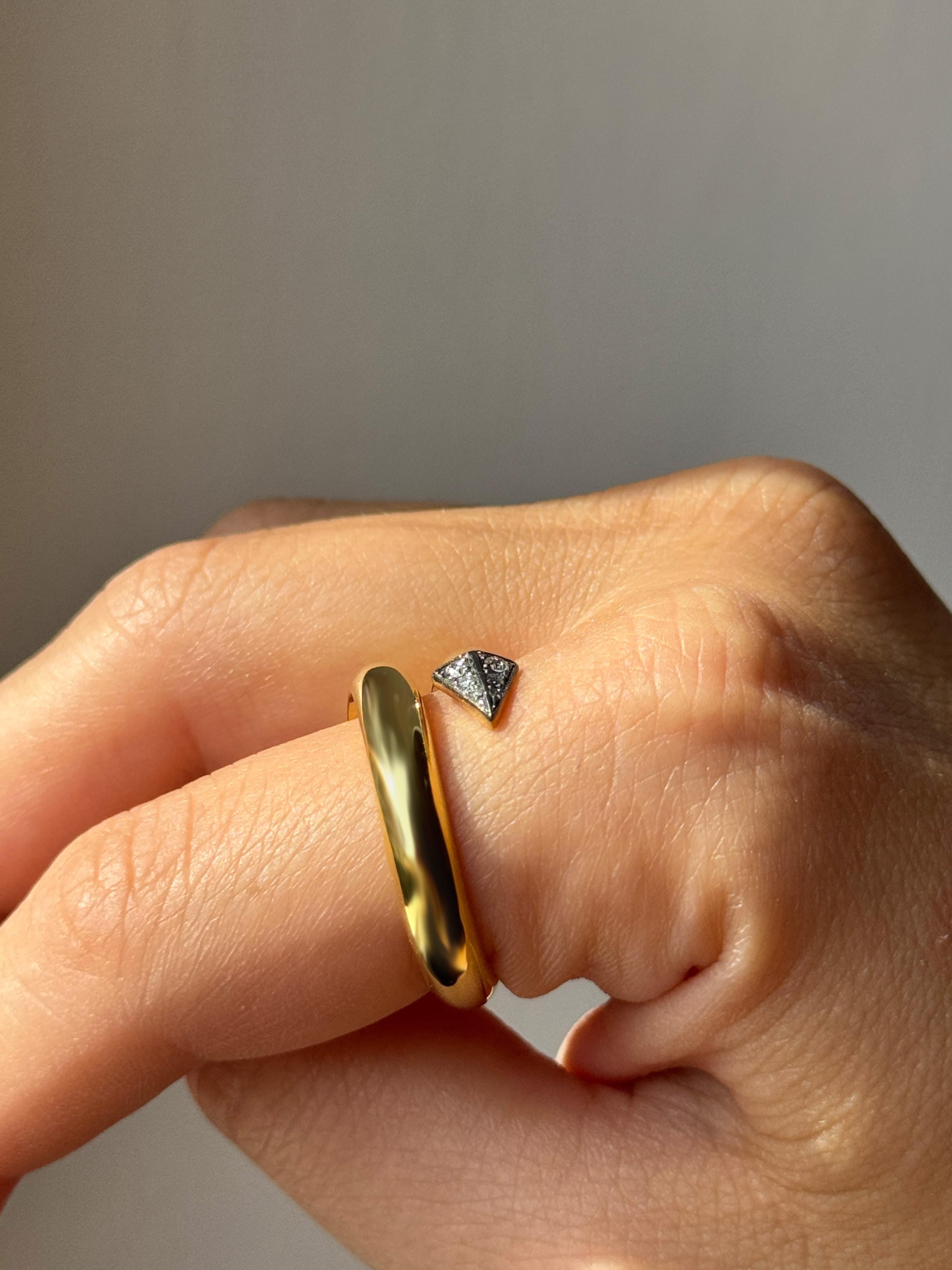 Rossella Ugolini Anello a Fascia Uomo in Oro Giallo 18k con Diamanti Bianchi Misura 10 Lucido in vendita 2