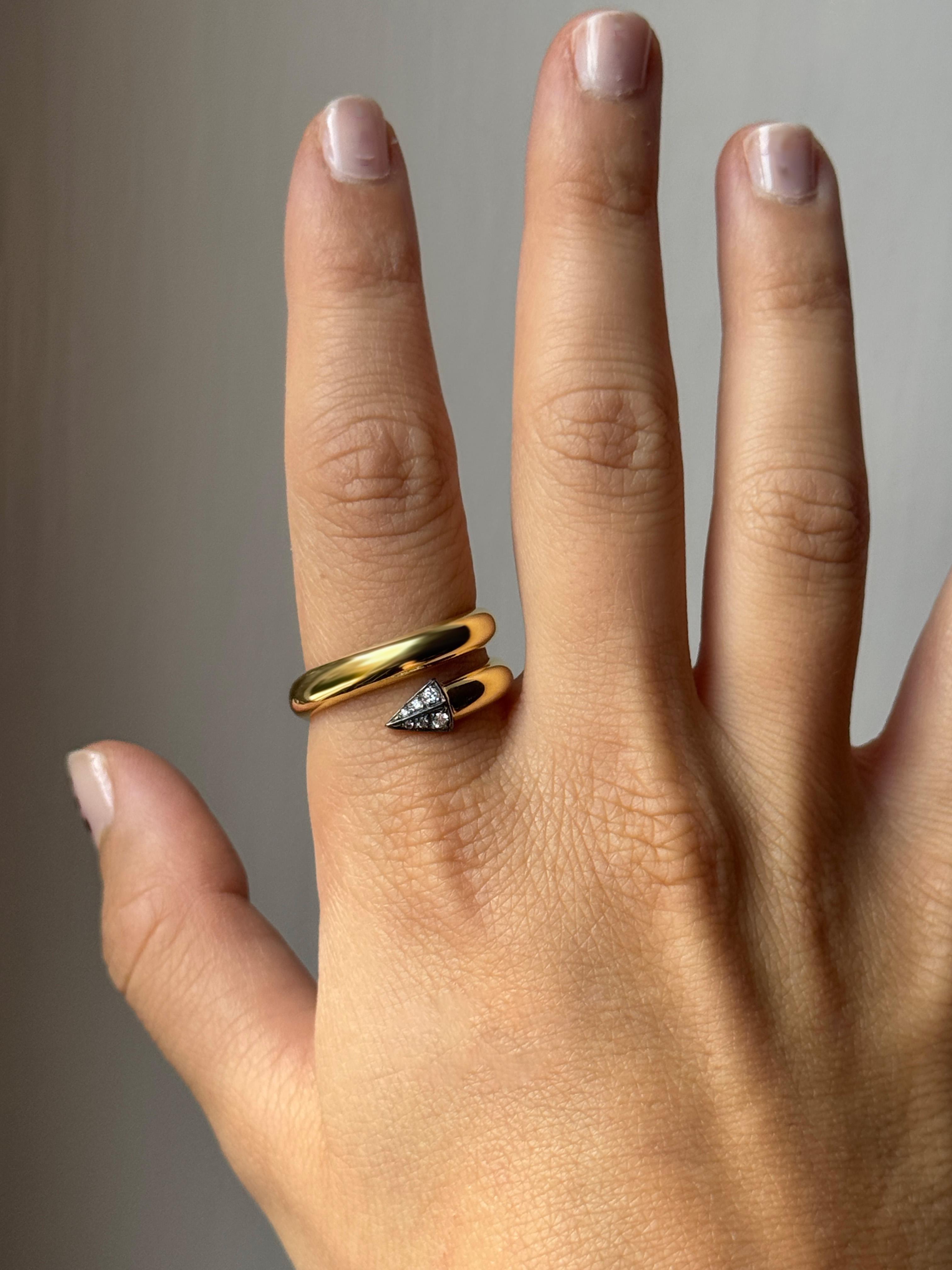 Rossella Ugolini Anello a Fascia Uomo in Oro Giallo 18k con Diamanti Bianchi Misura 10 Lucido in vendita 3