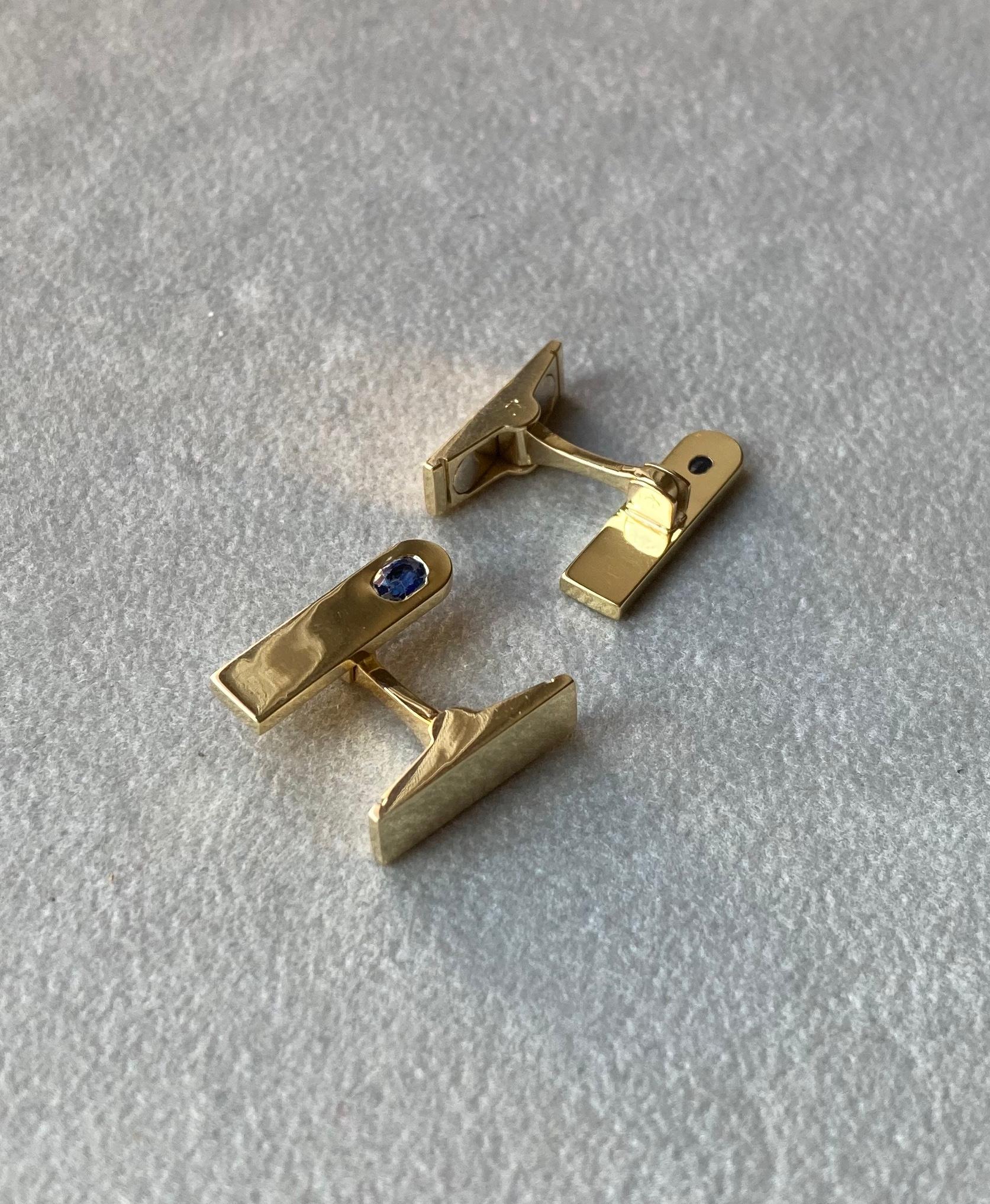 Rossella Ugolini Gemelli da polso uomo in oro giallo 18kt con zaffiro ovale In condizioni Nuovo in vendita a Rome, IT