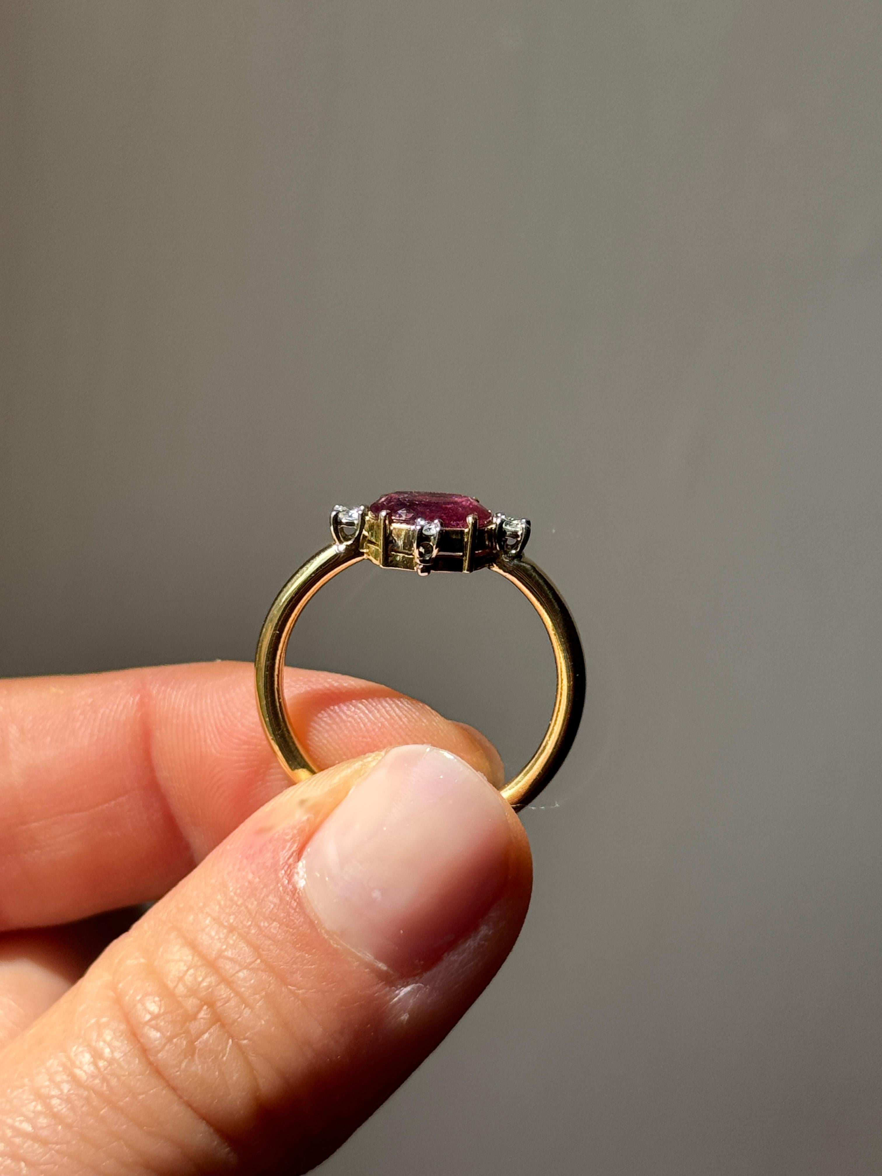Donna Rossella Ugolini 2 Carati Rubino Bianco Diamanti Oro Giallo 18K  Anelli a grappolo in vendita