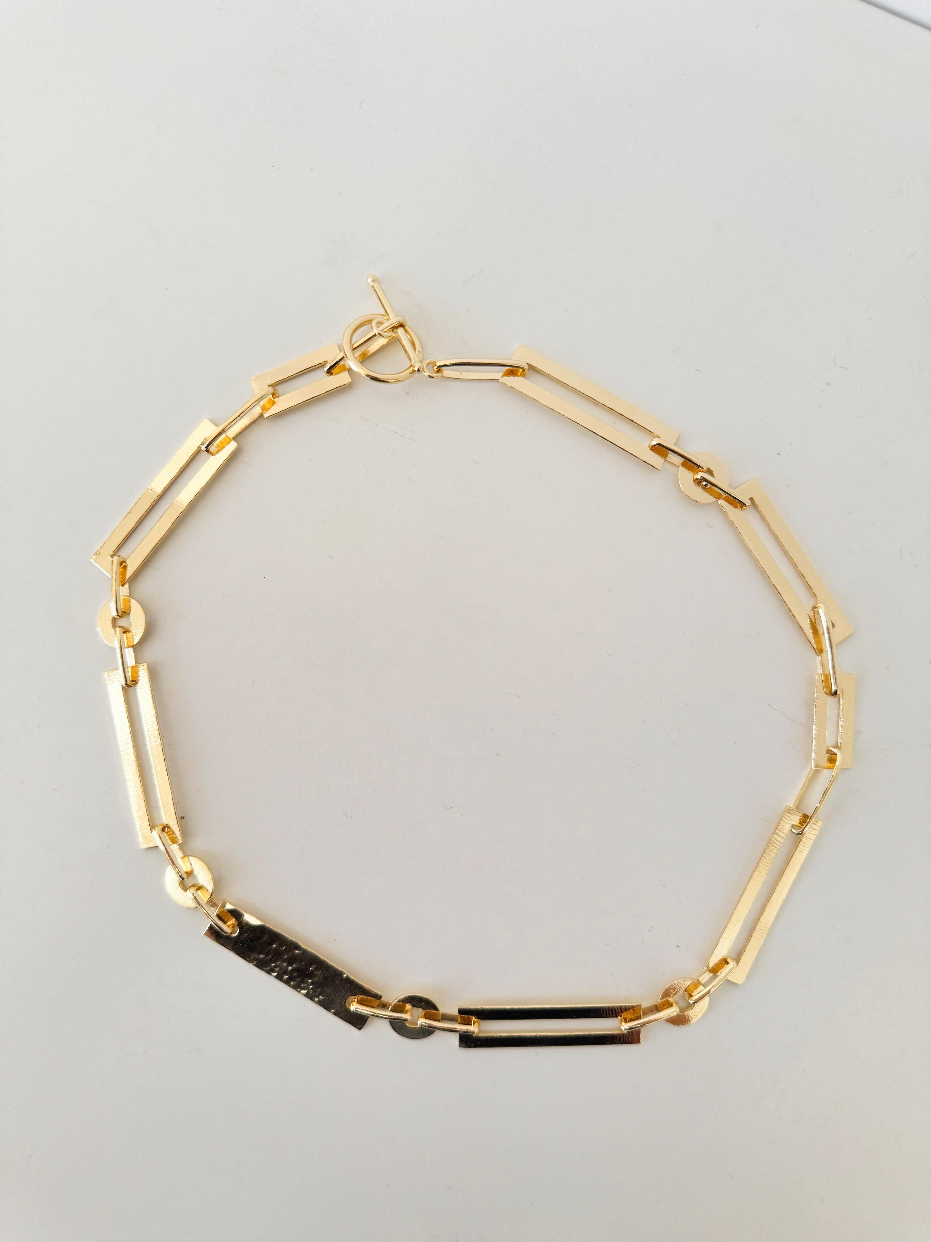 Rossella Ugolini 24k Yellow Gold-plated Hammered Man Lariat-Style Necklace For Sale 3