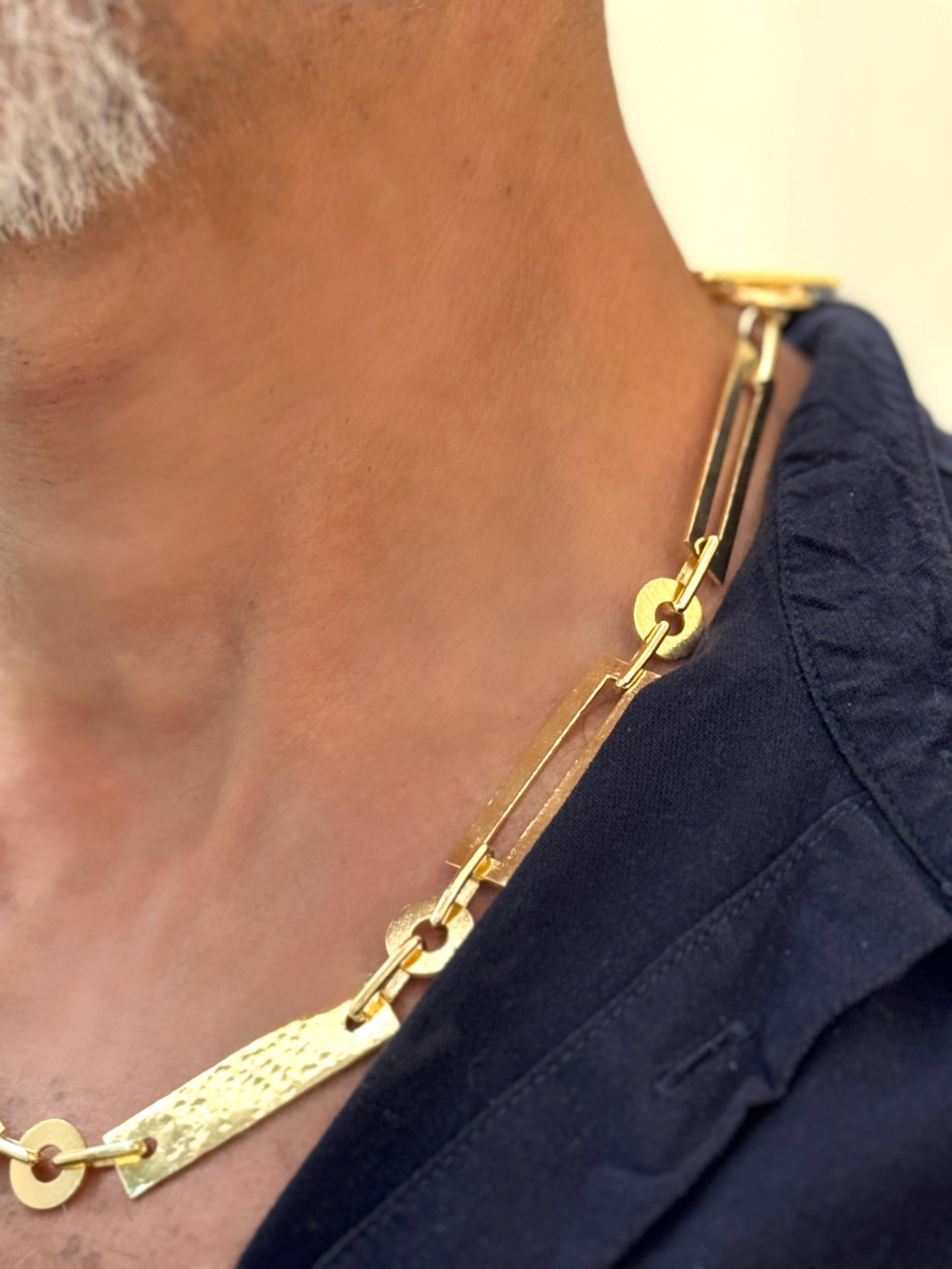 Rossella Ugolini 24k Yellow Gold-plated Hammered Man Lariat-Style Necklace For Sale 10