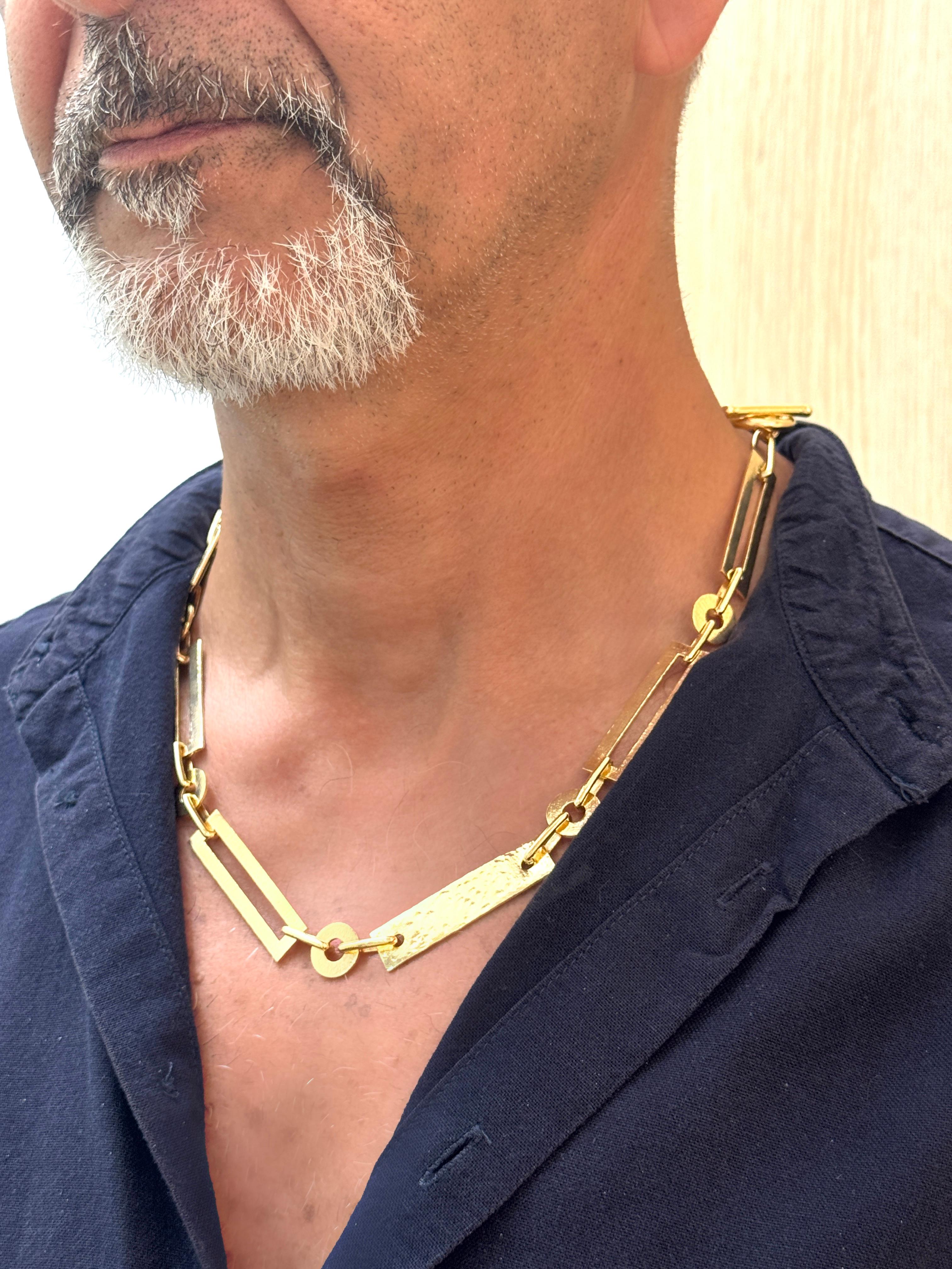 Rossella Ugolini 24k Yellow Gold-plated Hammered Man Lariat-Style Necklace For Sale 11