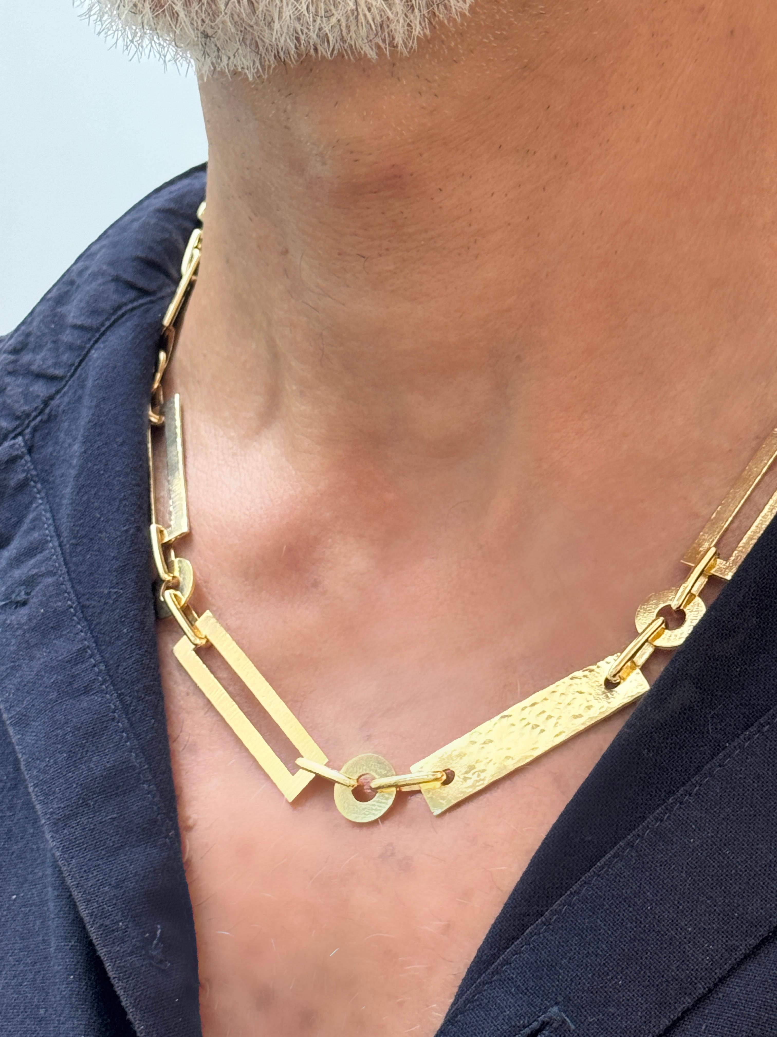 Modern Rossella Ugolini 24k Yellow Gold-plated Hammered Man Lariat-Style Necklace For Sale
