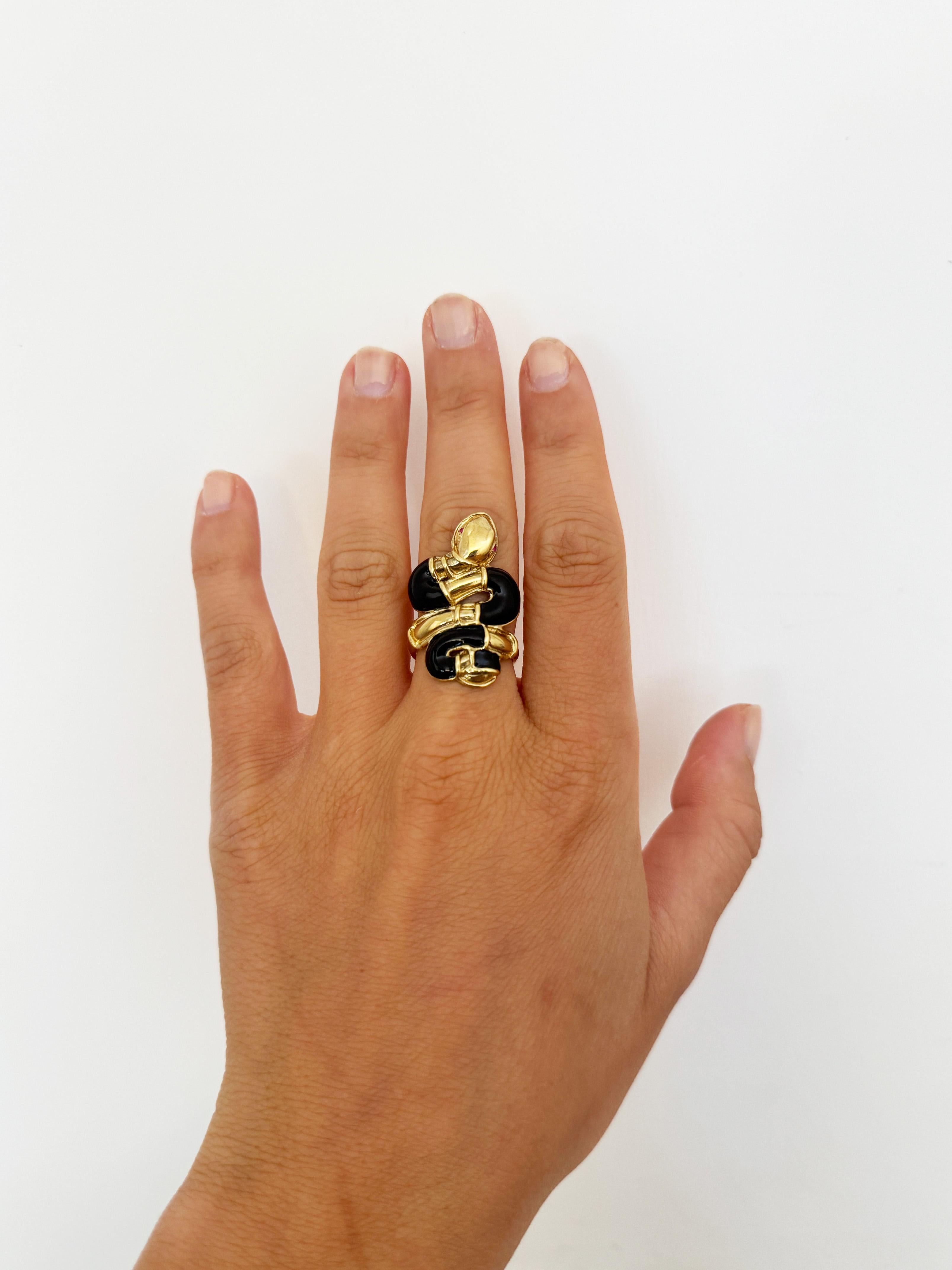 Rossella Ugolini 24k Gelbgold plattiert Rubin Auge Schwarz Emaille Schlange Ring im Angebot 4
