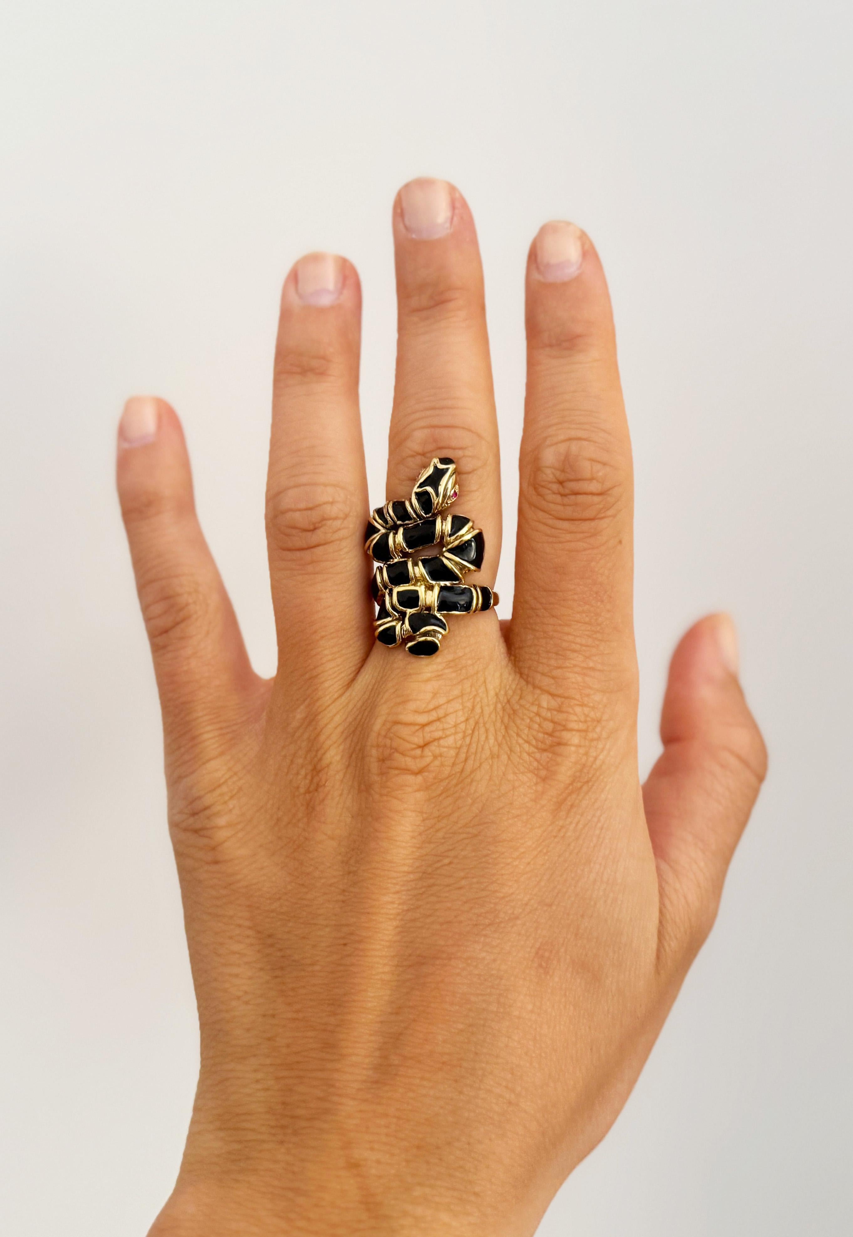 Rossella Ugolini 24k Gelbgold plattiert Rubin Auge Schwarz Emaille Schlange Ring im Angebot 5