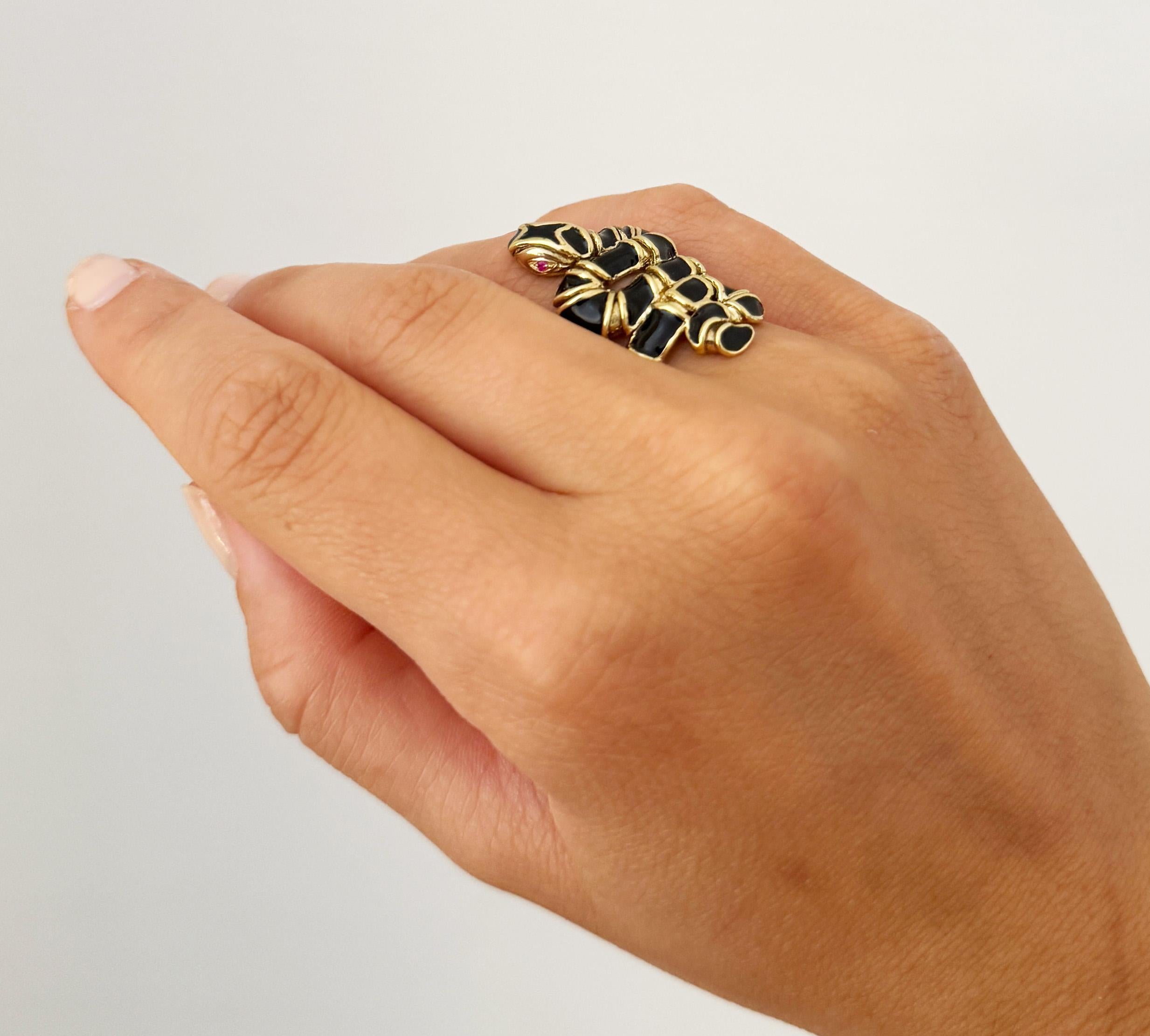 Rossella Ugolini 24k Gelbgold plattiert Rubin Auge Schwarz Emaille Schlange Ring im Angebot 3