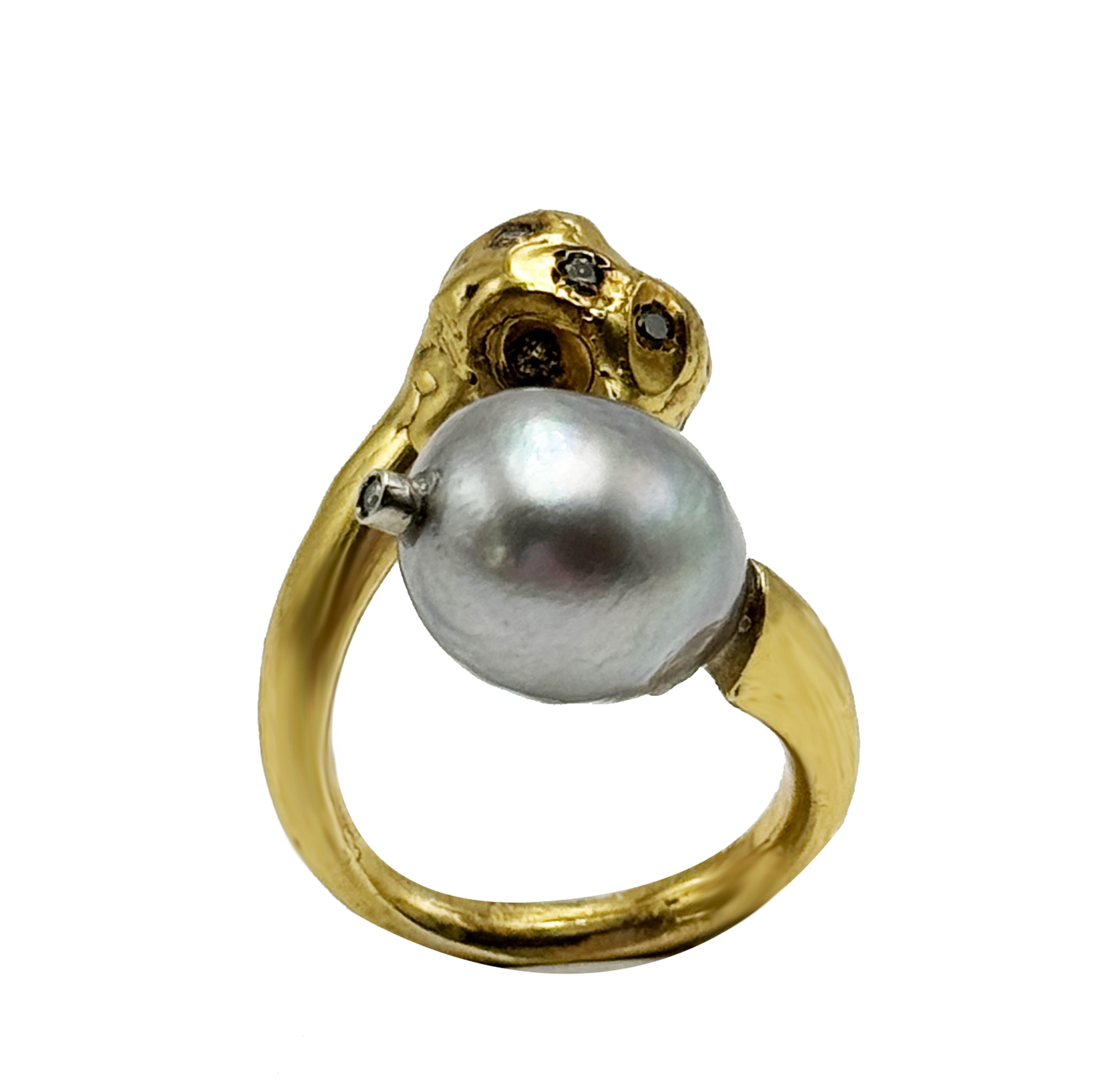 Bague en plaqué or 24kt Rossella Ugolini inspirée de la lune et sertie de diamants gris Neuf - En vente à Rome, IT