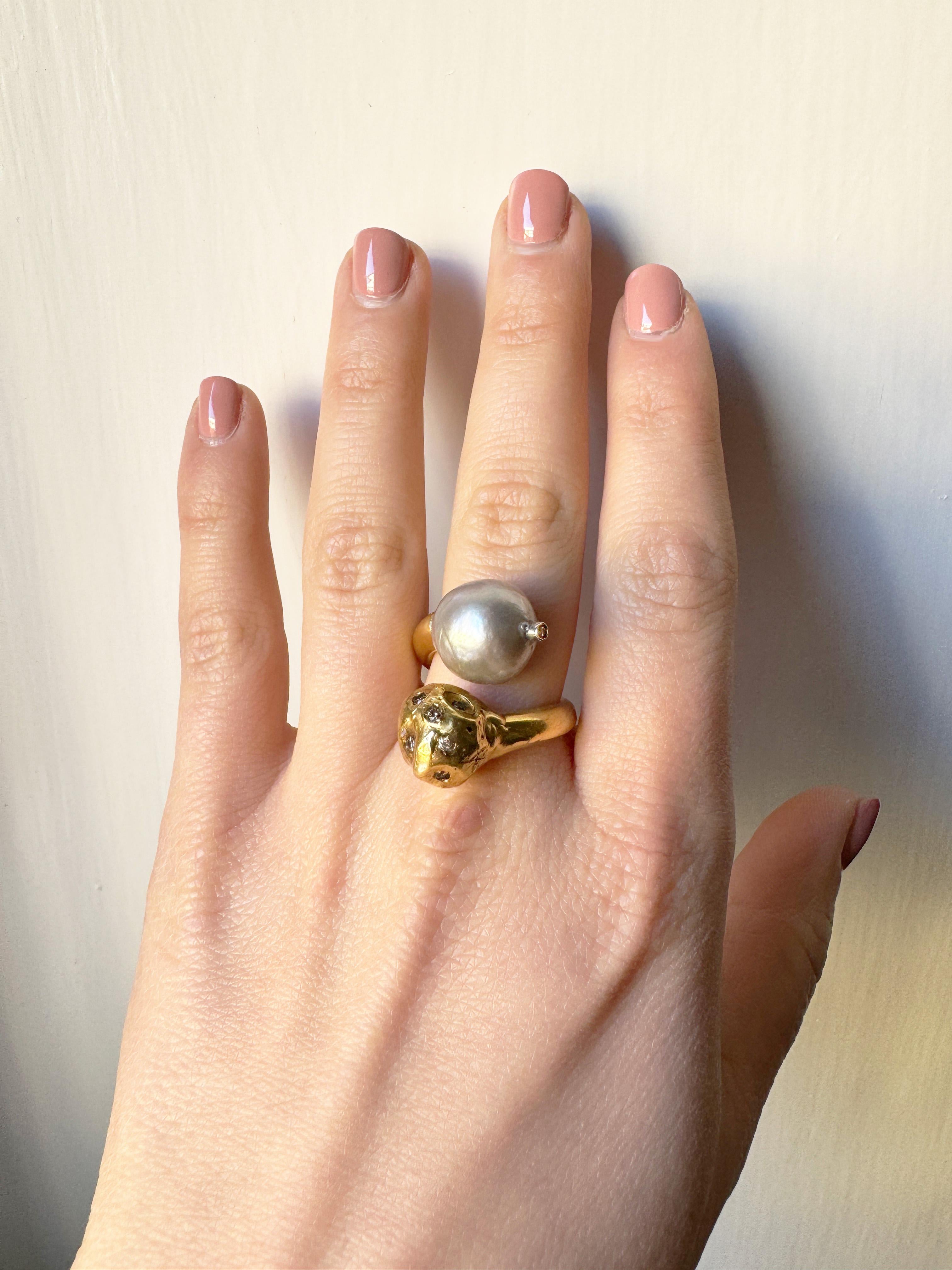 Bague en plaqué or 24kt Rossella Ugolini inspirée de la lune et sertie de diamants gris en vente 2