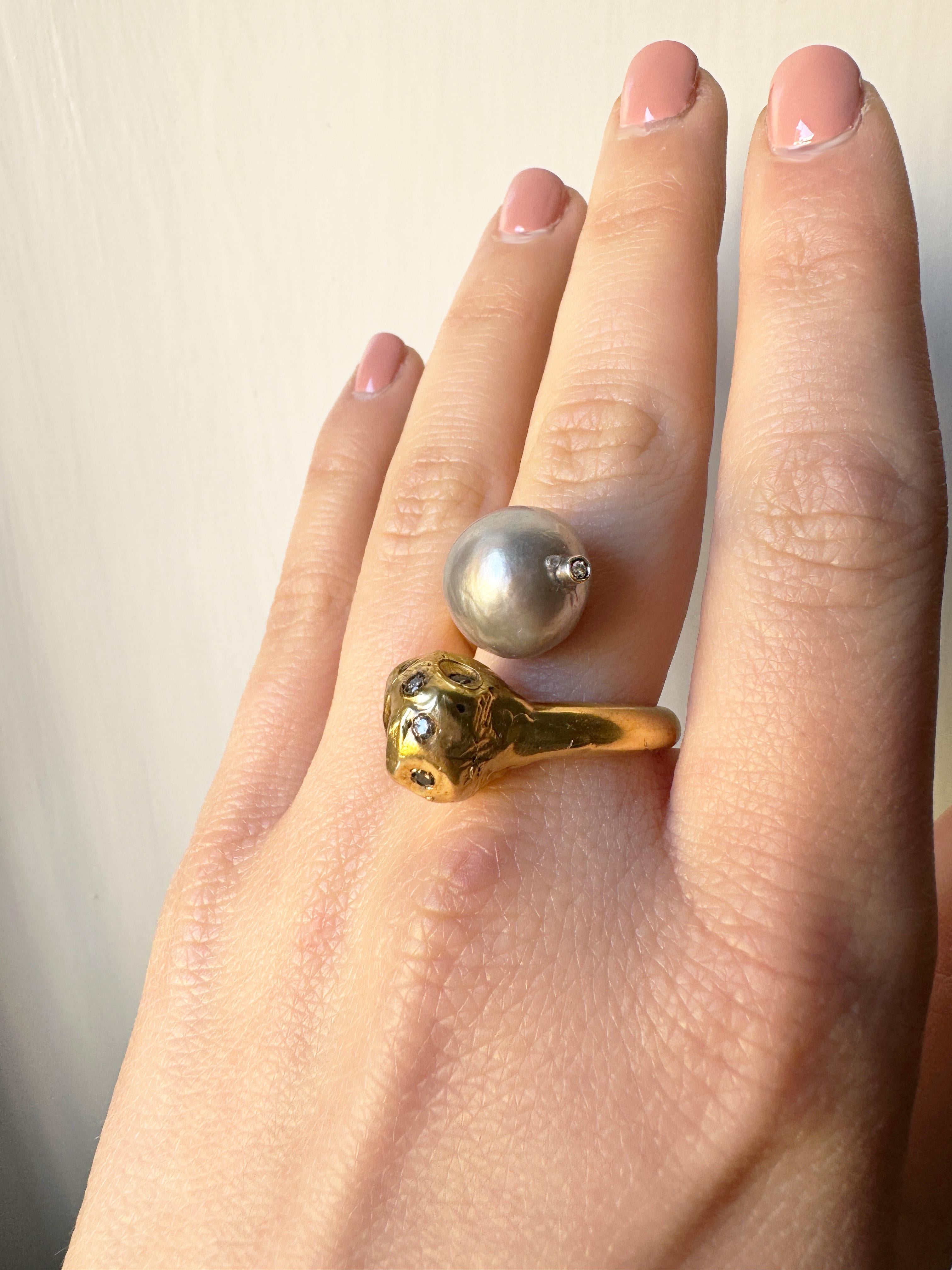 Bague en plaqué or 24kt Rossella Ugolini inspirée de la lune et sertie de diamants gris en vente 3