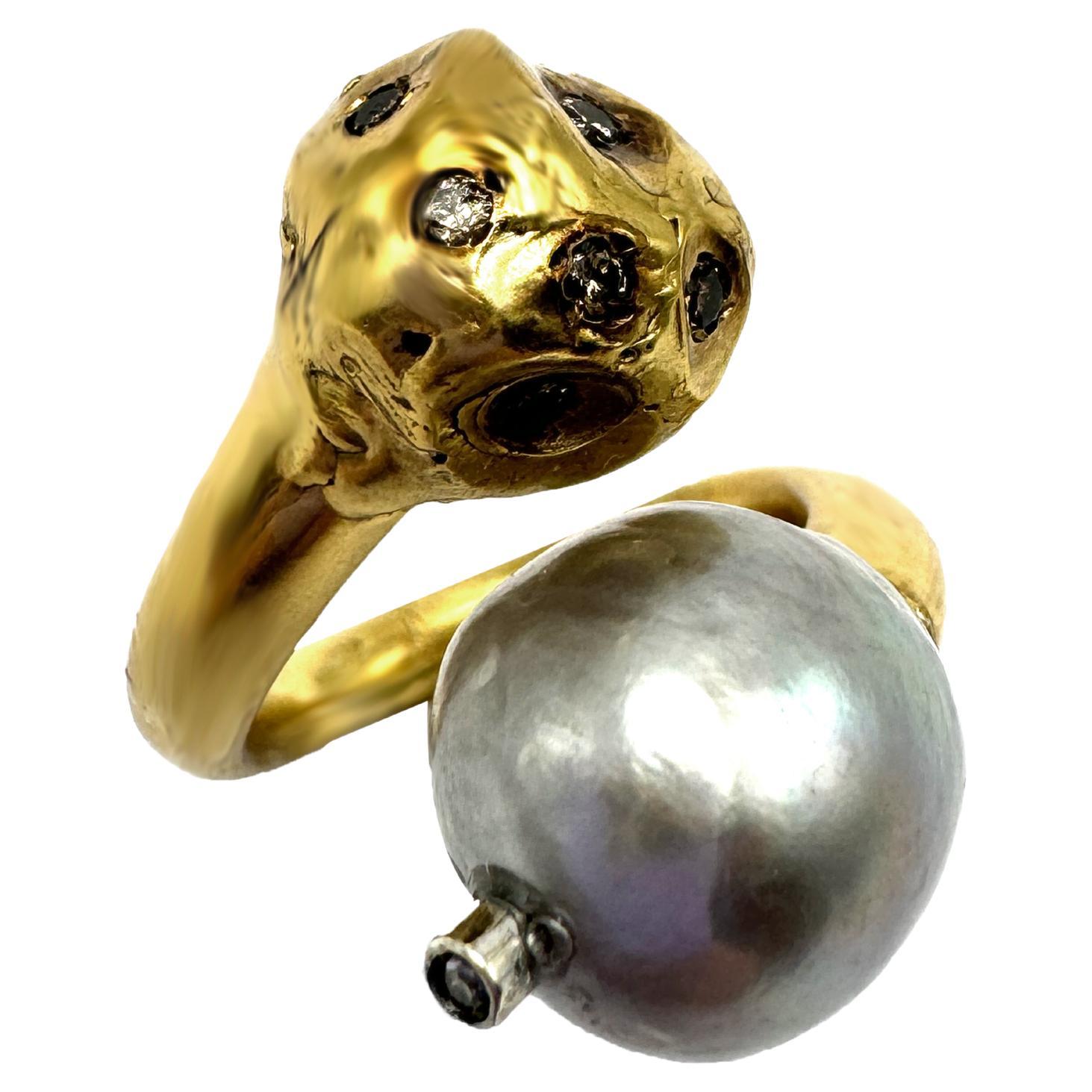 Bague en plaqué or 24kt Rossella Ugolini inspirée de la lune et sertie de diamants gris en vente
