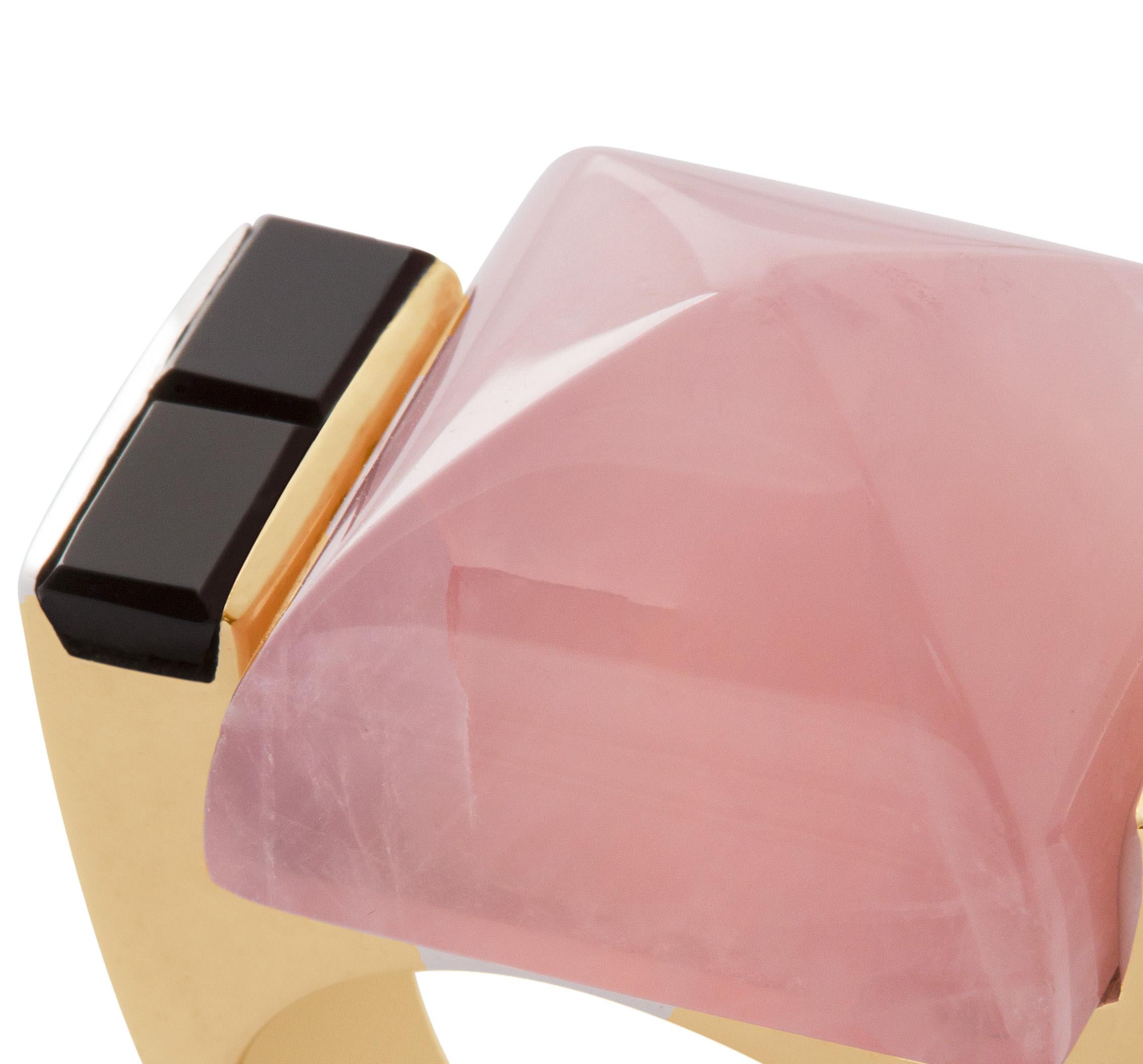 Rossella Ugolini Bague cocktail en plaqué or jaune 24kt avec quartz rose et onyx en vente 4