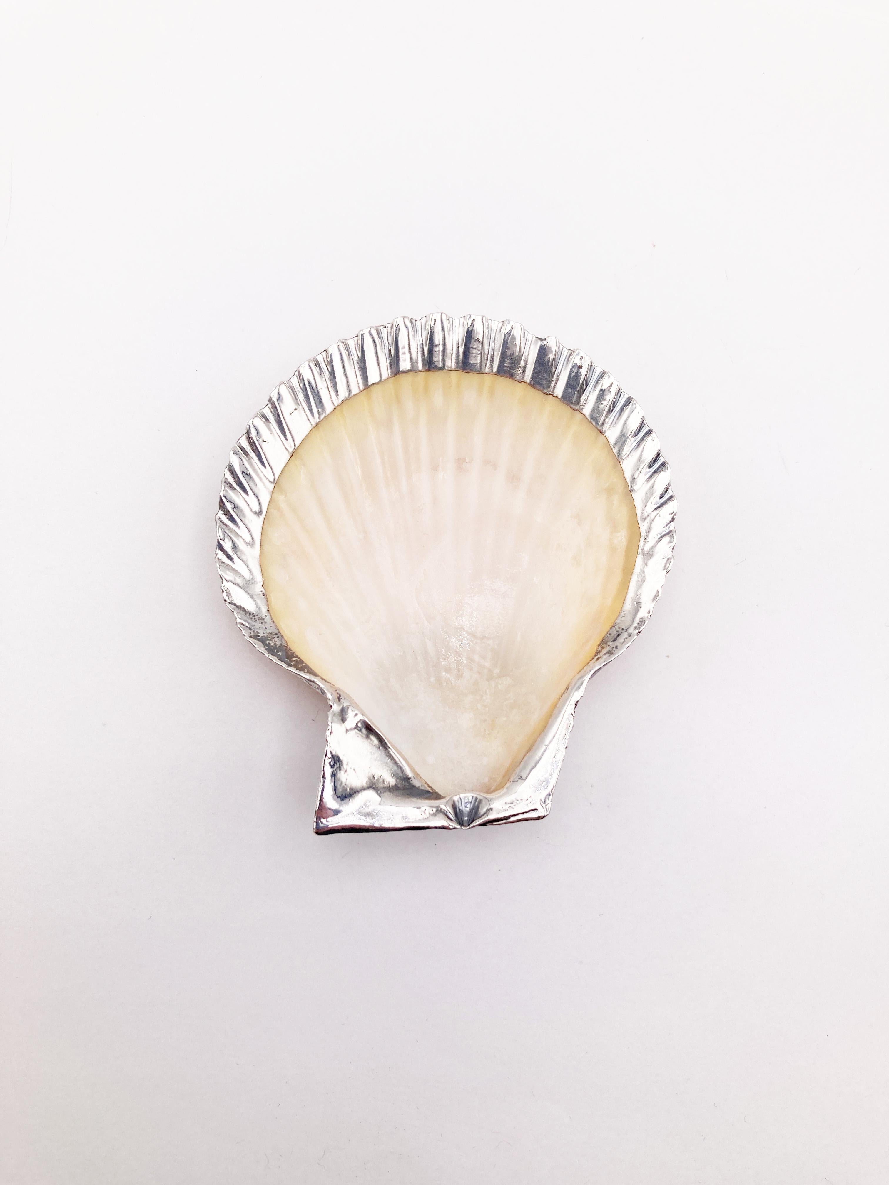 CIRCA 1980 Schreibtisch-Accessoire Silber Muschel-Motive im Angebot 1