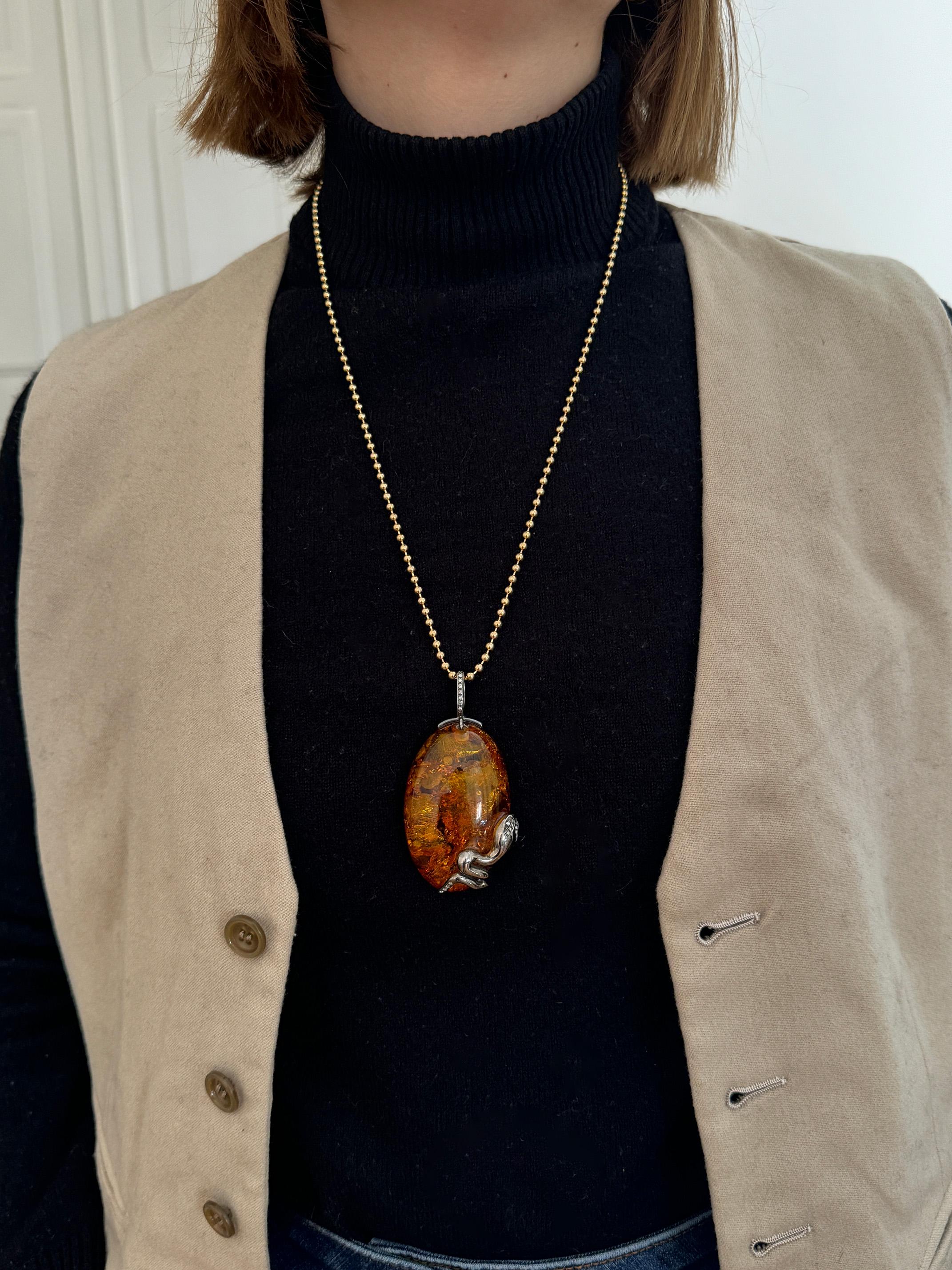 Moderno Rossella Ugolini Collana a serpente con catena in argento Sterling con ambra e diamanti bianchi 0.21c in vendita