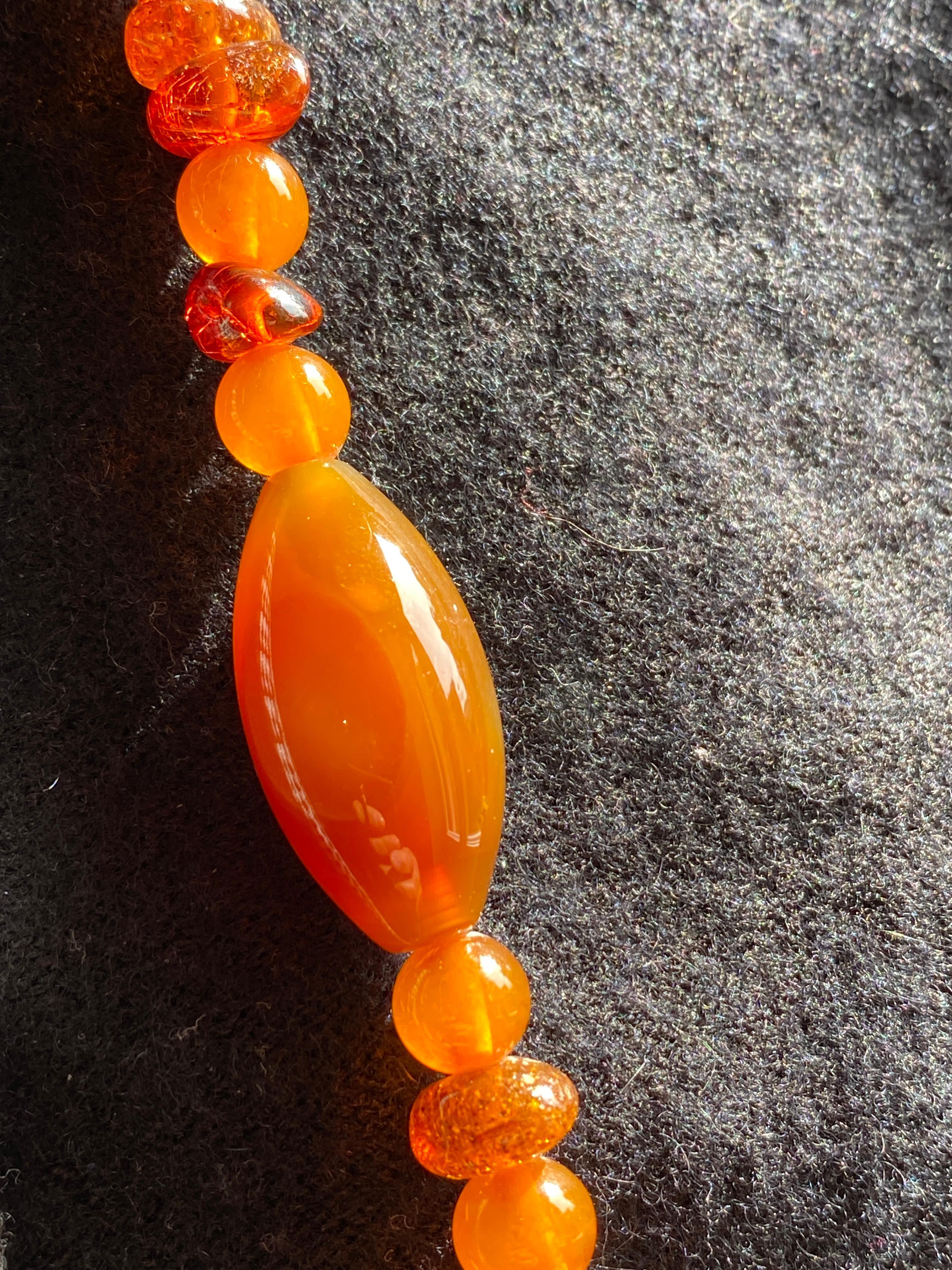 Rossella Ugolini Amber Carnelian Agate Long Beaded Necklace Made in Italy In New Condition For Sale In Rome, IT